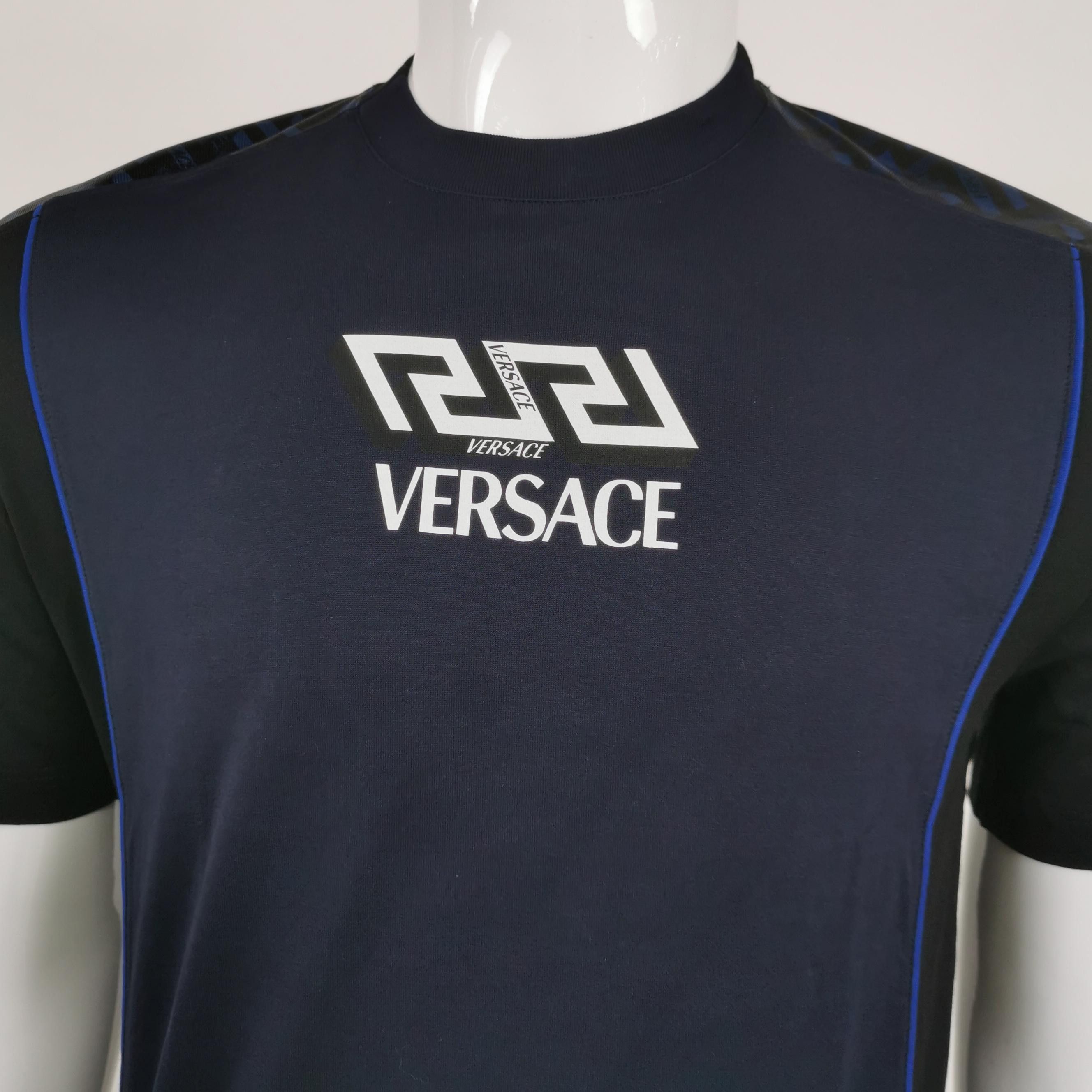 Versace Versace Men s Short Sleeve Shirts Size US S / EU 44-46 / 1 - 3 Thumbnail