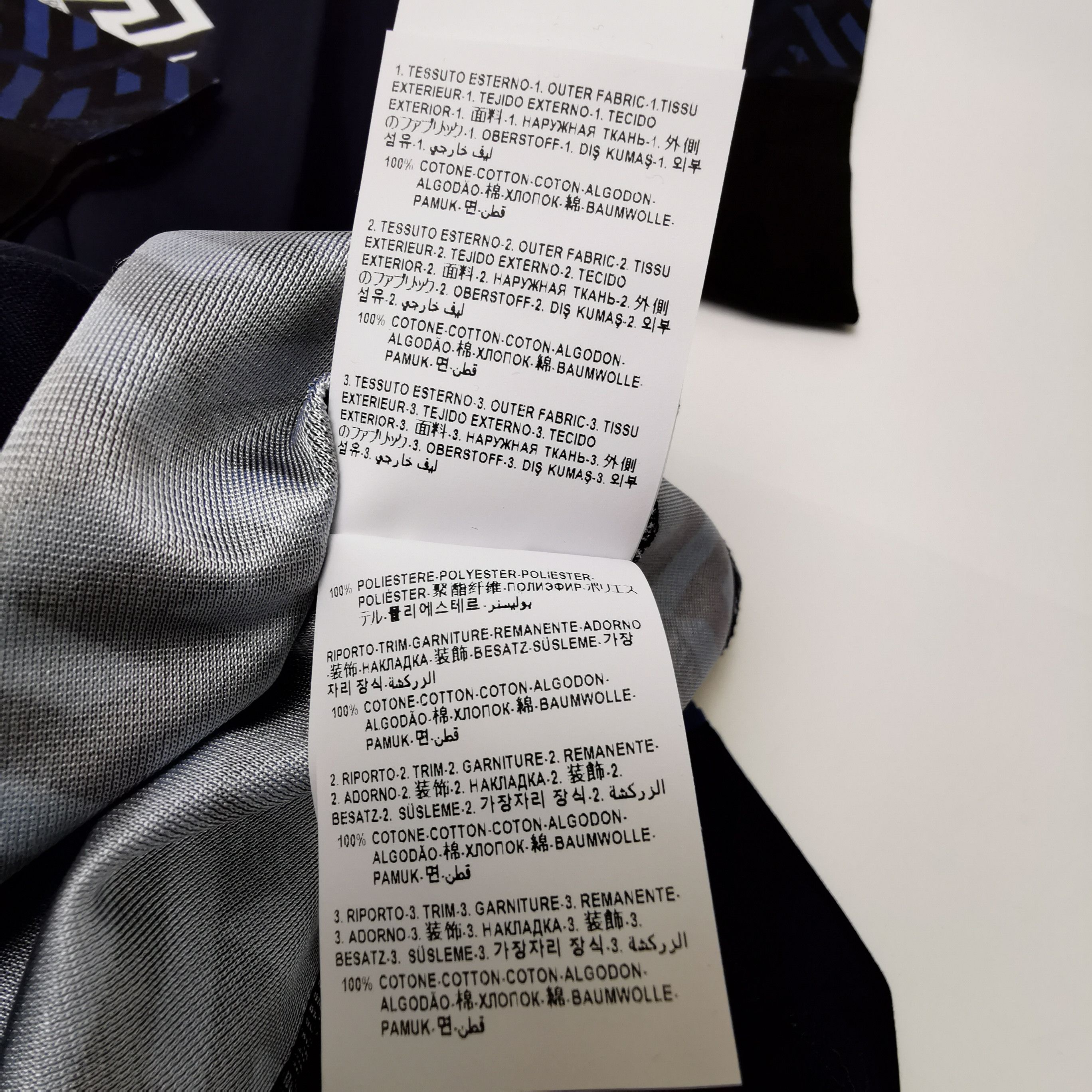 Versace Versace Men s Short Sleeve Shirts Size US S / EU 44-46 / 1 - 7 Thumbnail