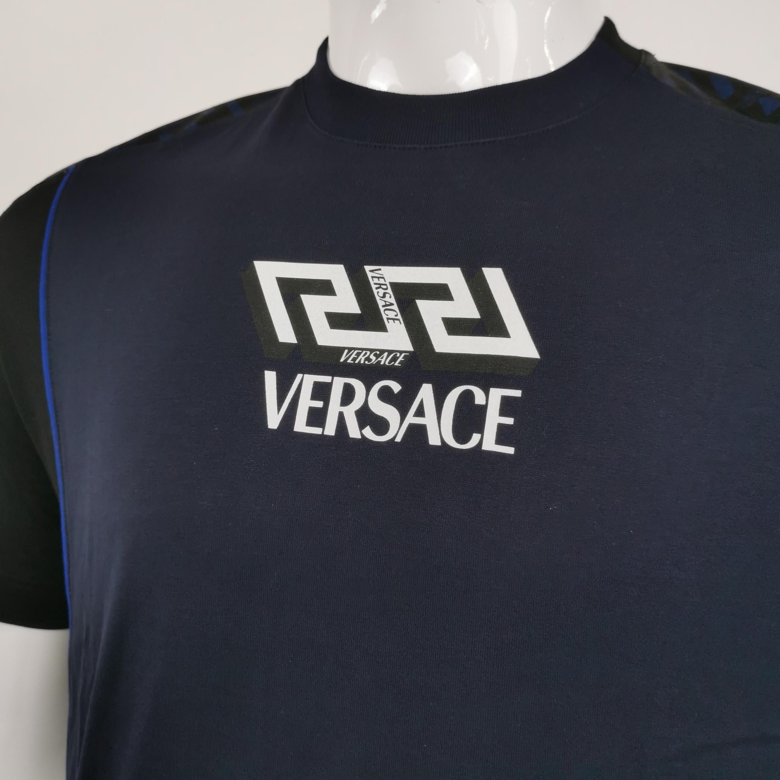 Versace Versace Men s Short Sleeve Shirts Size US S / EU 44-46 / 1 - 3 Thumbnail