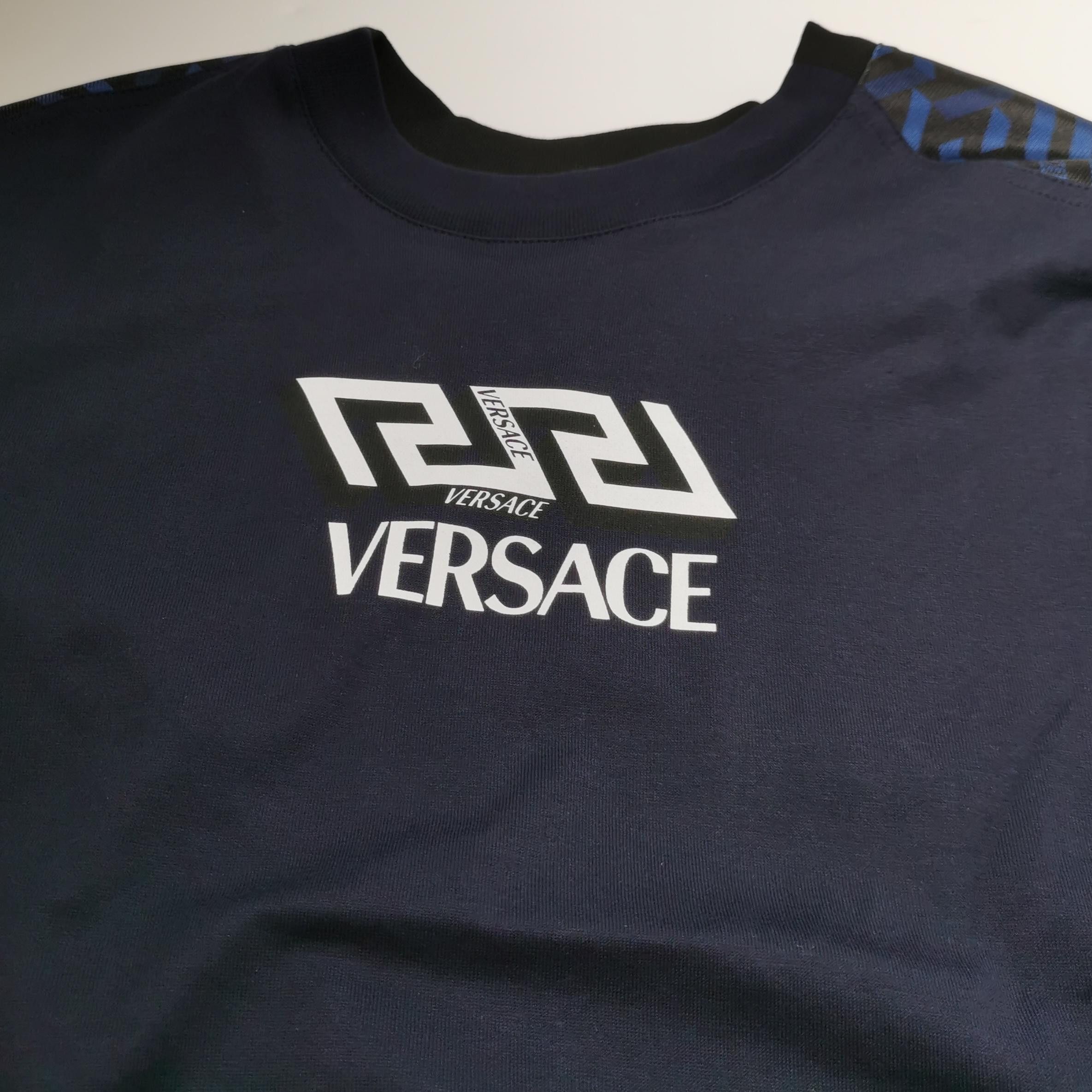 Versace Versace Men s Short Sleeve Shirts Size US S / EU 44-46 / 1 - 3 Thumbnail