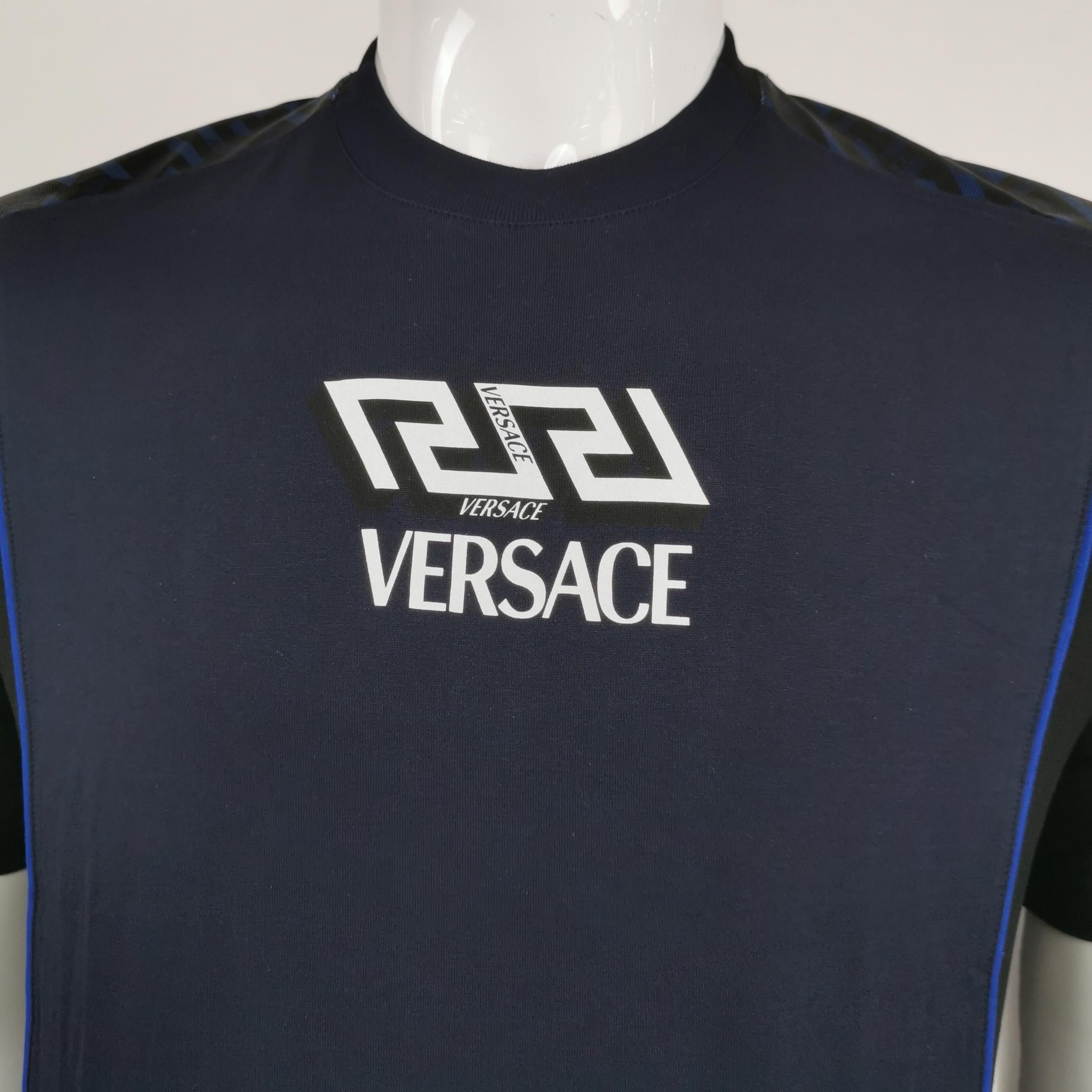 Versace Versace Men s Short Sleeve Shirts Size US S / EU 44-46 / 1 - 3 Thumbnail