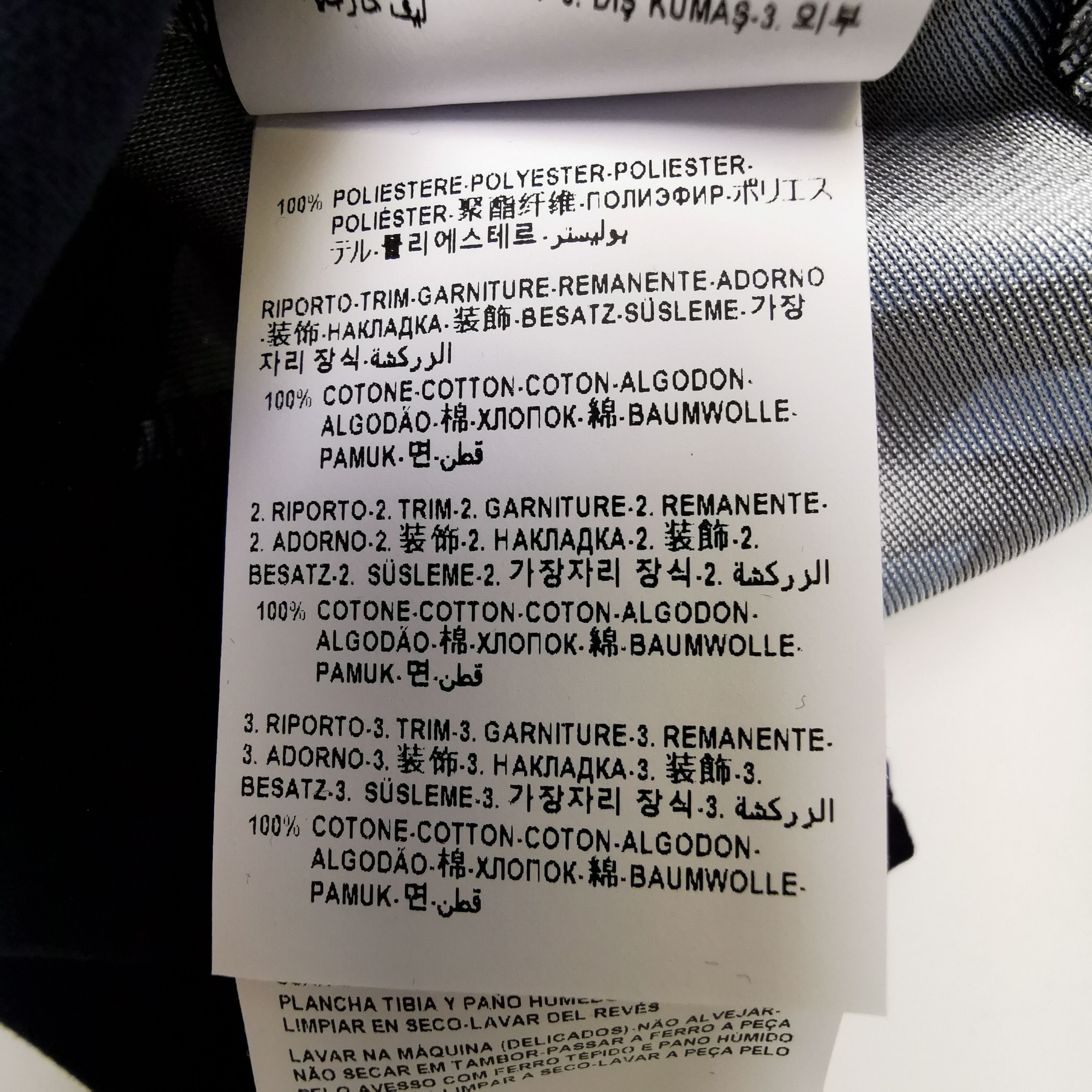 Versace Versace Men s Short Sleeve Shirts Size US S / EU 44-46 / 1 - 8 Thumbnail