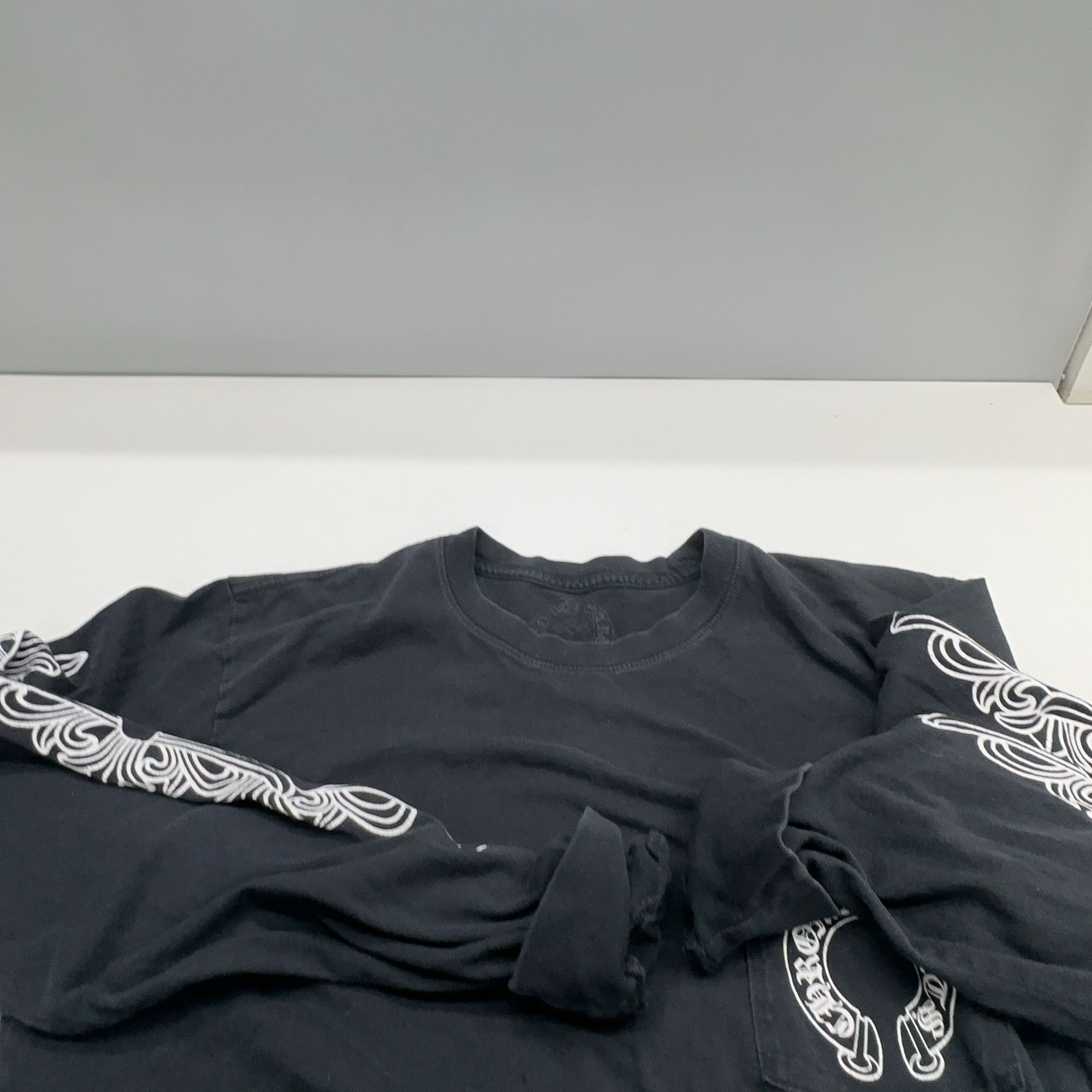 Chrome Hearts Chrome Hearts Horseshoe Logo Long Sleeve T-Shirt Size L Size US L / EU 52-54 / 3 - 9 Thumbnail