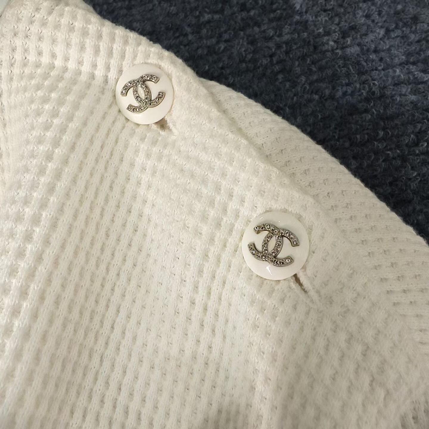 Chanel Chanel Pre-Spring Diamond Buckle Waffle Knit Sweater Size XL / US 12-14 / IT 48-50 - 3 Thumbnail