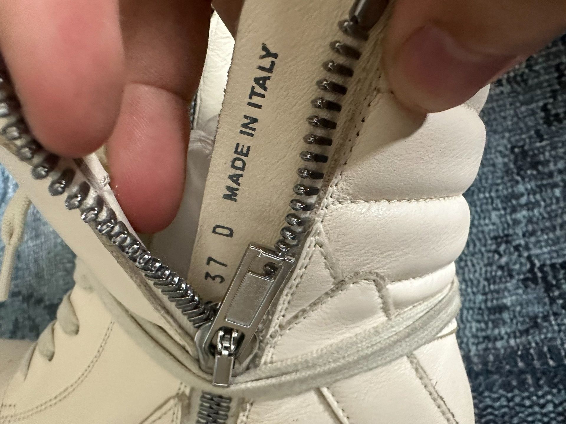 Rick Owens Rick Owens White Inverted Triangle Sneakers Size US 6 / IT 36 - 7 Thumbnail