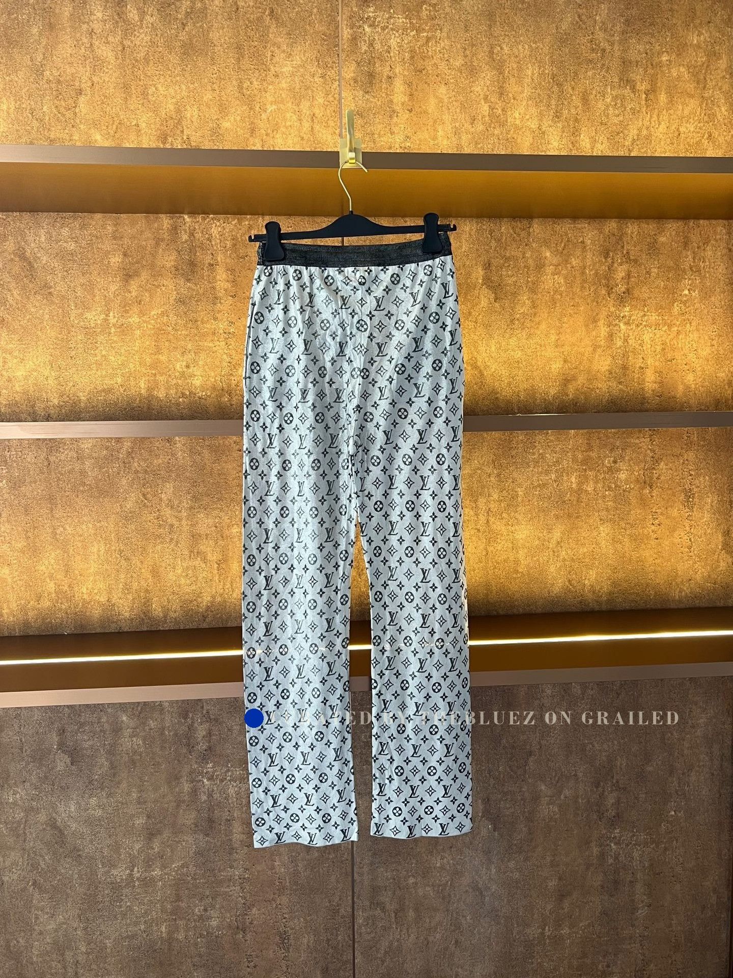 Louis Vuitton Louis Vuitton Gray All-Over Print Silk Pants Size 38" / US 16 / IT 52 - 2 Thumbnail