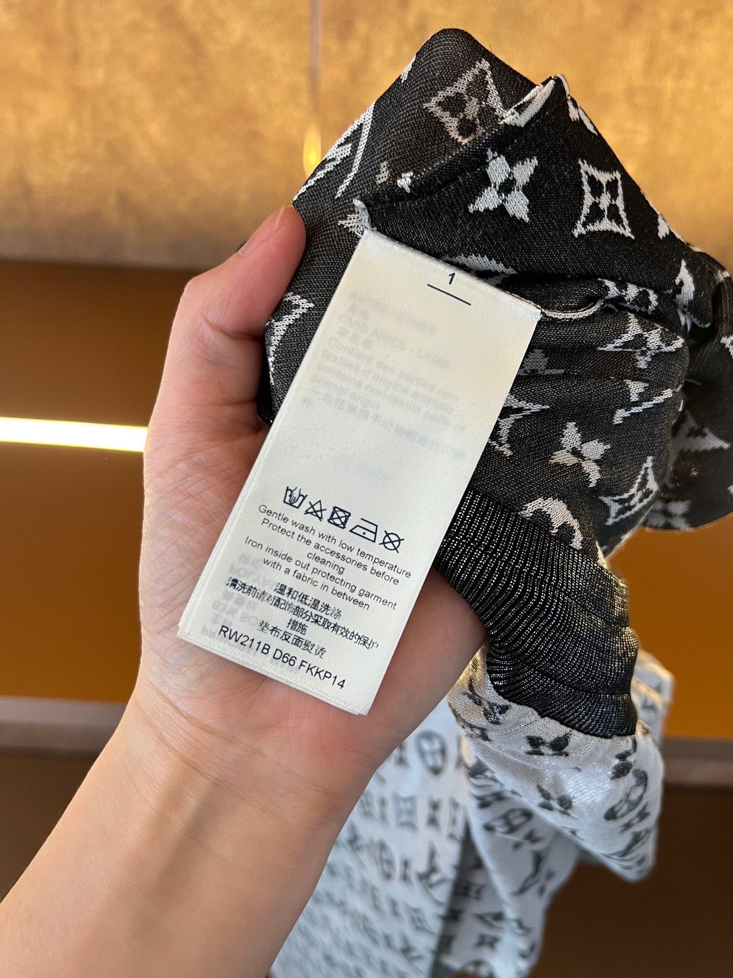 Louis Vuitton Louis Vuitton Gray All-Over Print Silk Pants Size 38" / US 16 / IT 52 - 4 Thumbnail