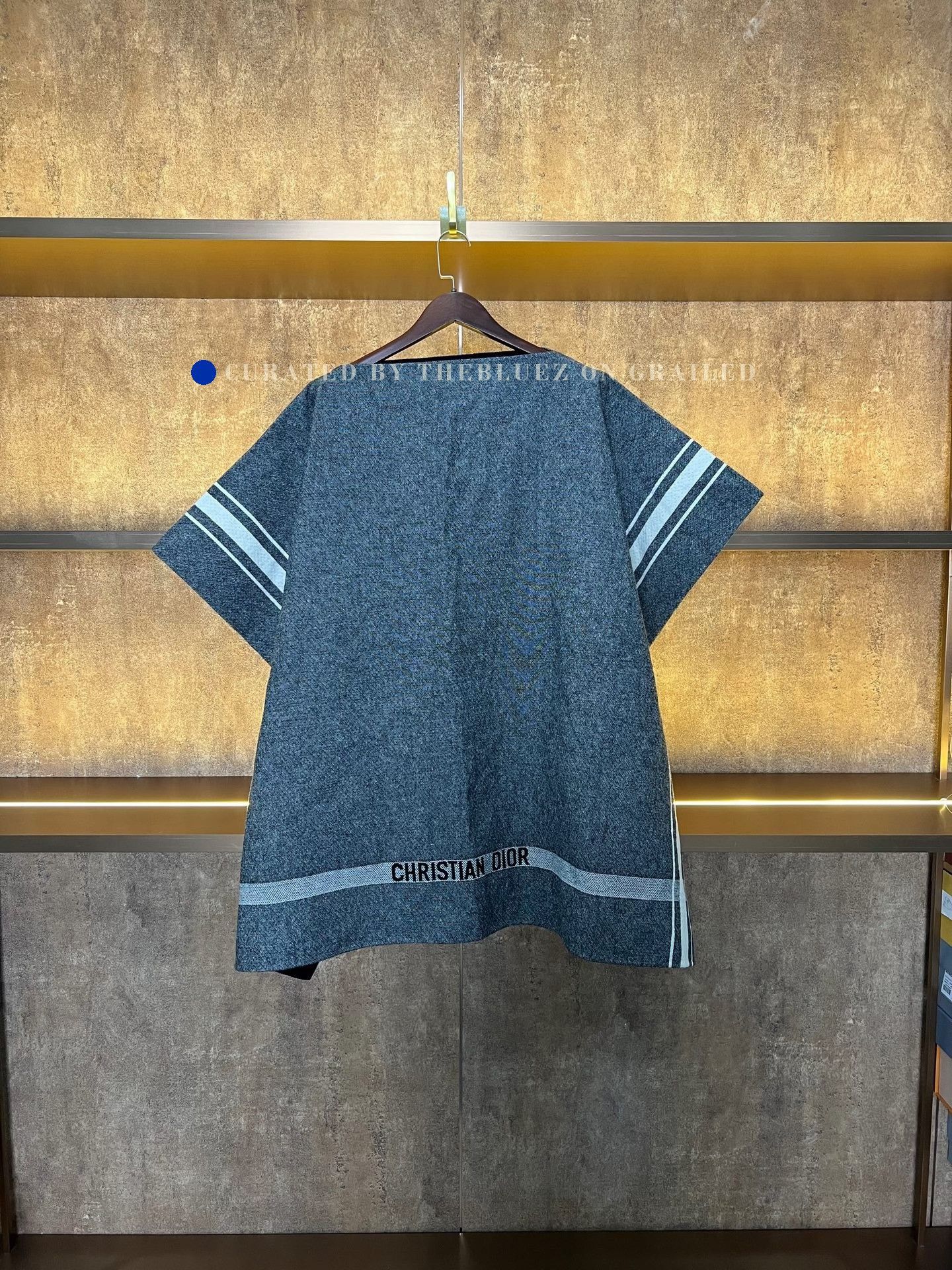 Dior Dior Slogan Logo Wool Cape Size S / US 4 / IT 40 - 2 Thumbnail