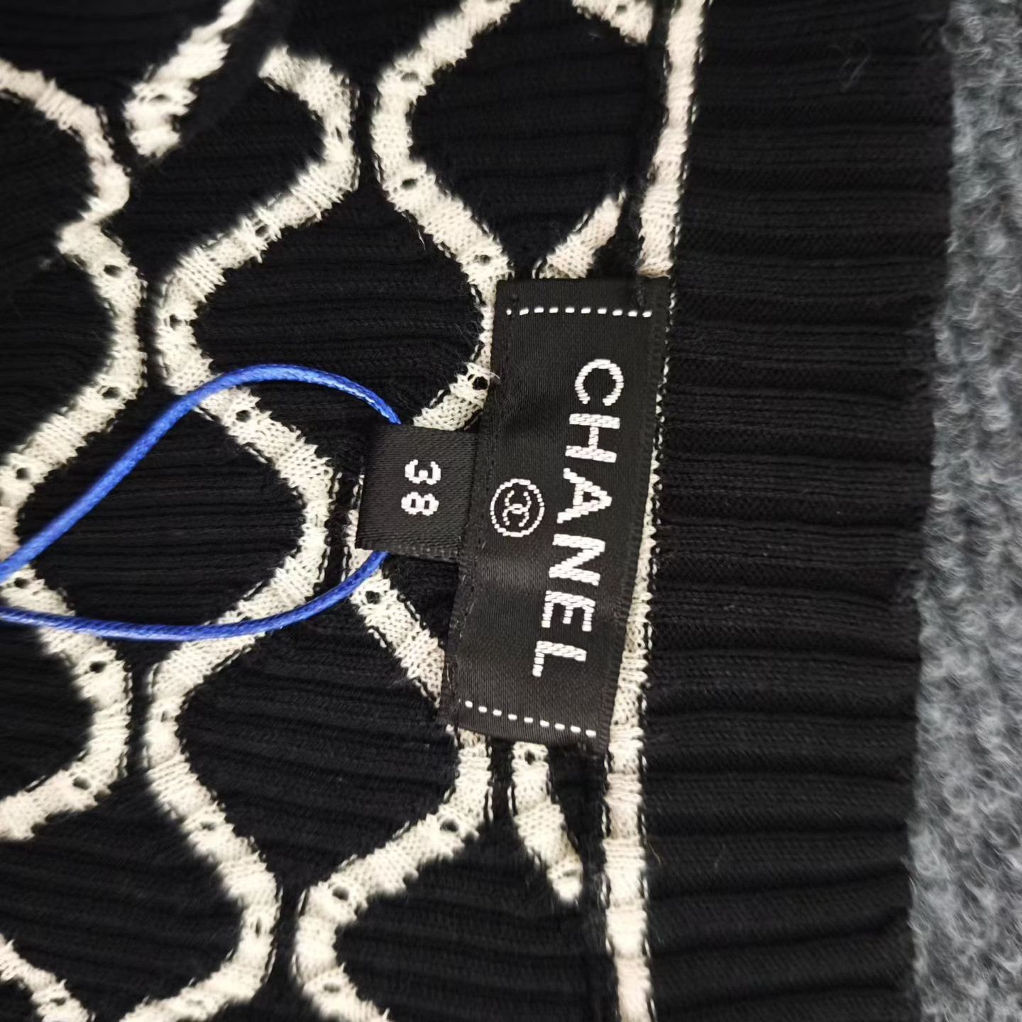 Chanel Chanel Black White Quilted Short Dress Size XS / US 0-2 / IT 36-38 - 4 Thumbnail