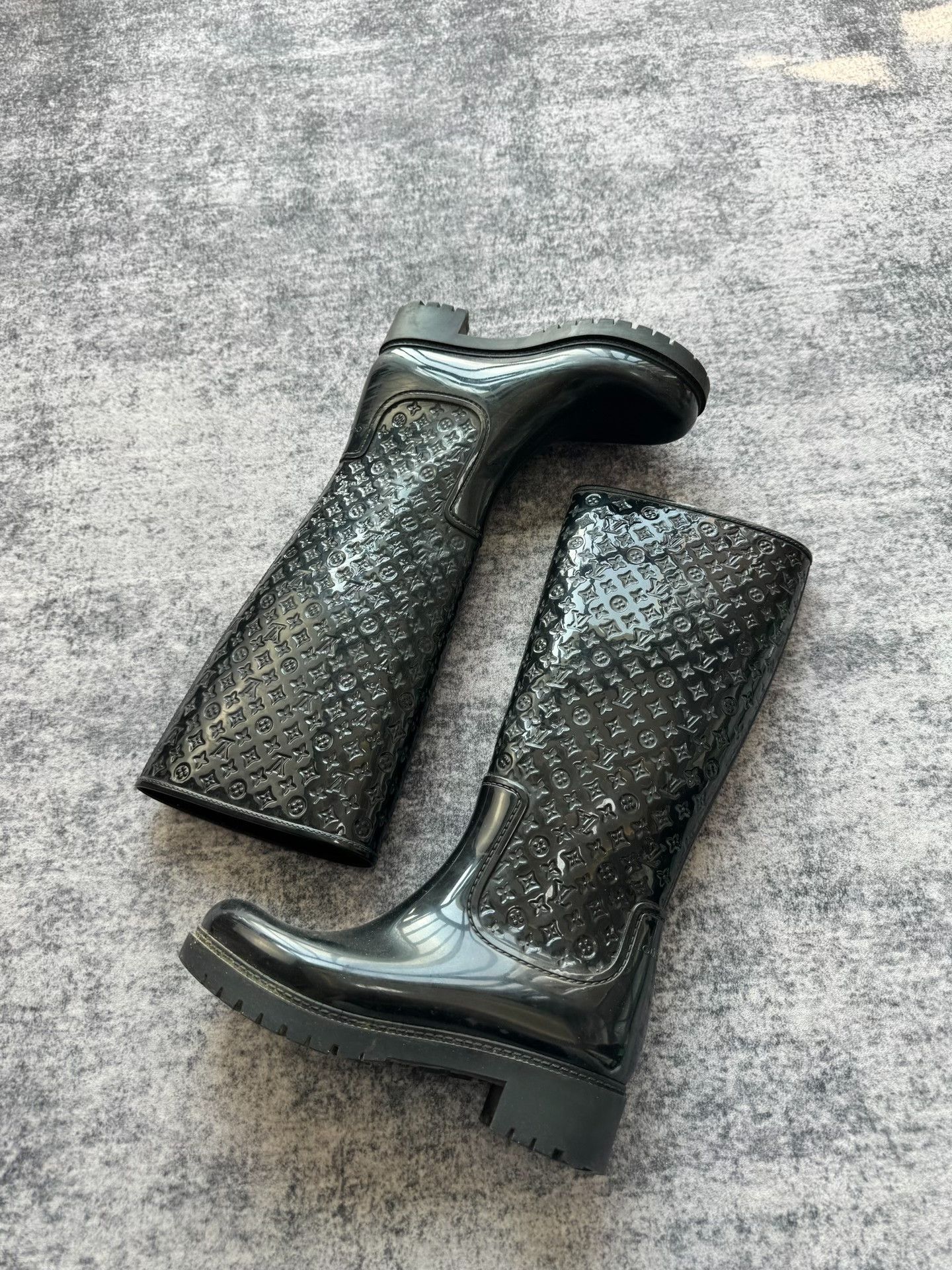 Louis Vuitton Louis Vuitton Monogram Tall Rain Boots Size US 5 / IT 35 - 2 Thumbnail
