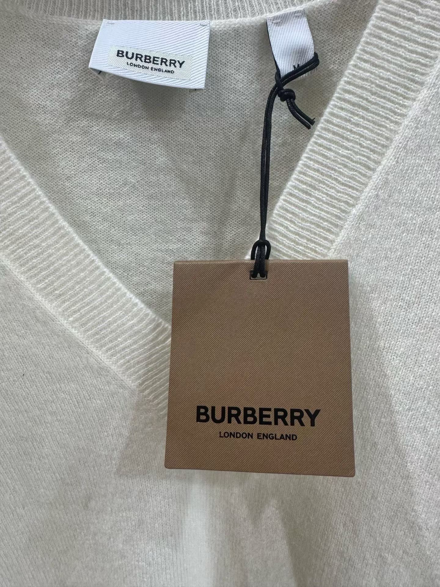 Burberry Burberry V-Neck Cashmere Sweater Size M / US 6-8 / IT 42-44 - 3 Thumbnail