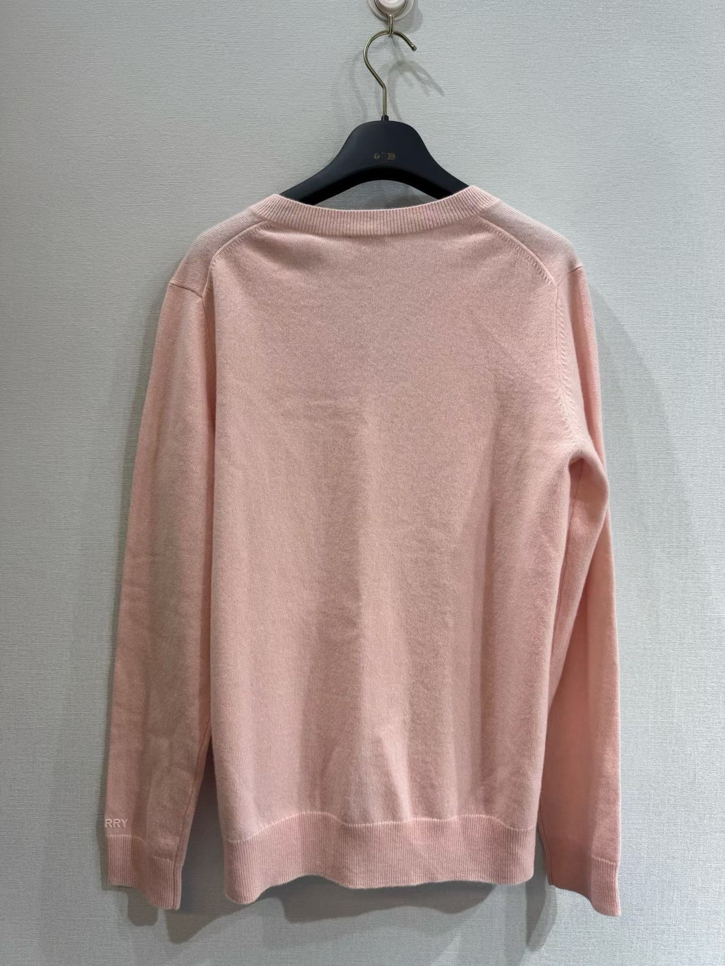 Burberry Burberry Pink V-Neck Cashmere Knit Sweater Size M / US 6-8 / IT 42-44 - 2 Thumbnail