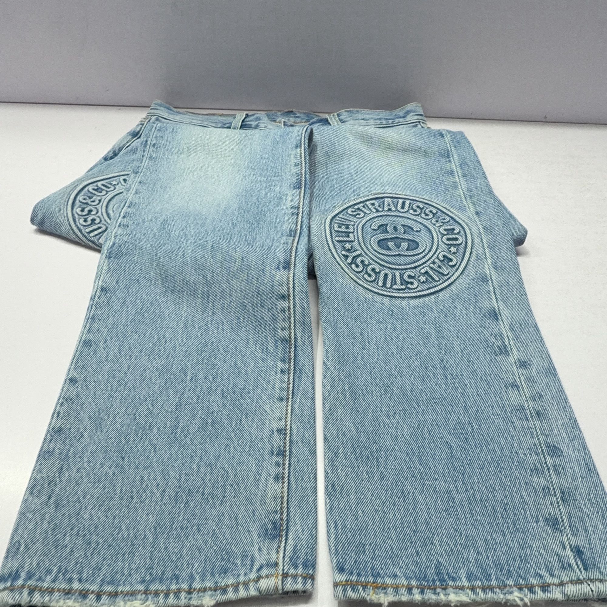Levi's × Stussy Stussy x Levi's Embossed Logo Denim Jeans Size 30 Size US 30 / EU 46 - 7 Thumbnail
