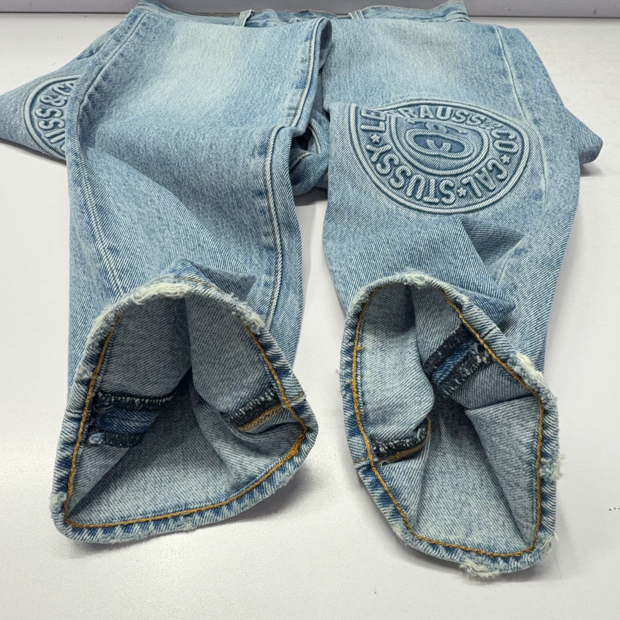 Levi's × Stussy Stussy x Levi's Embossed Logo Denim Jeans Size 30 Size US 30 / EU 46 - 8 Thumbnail