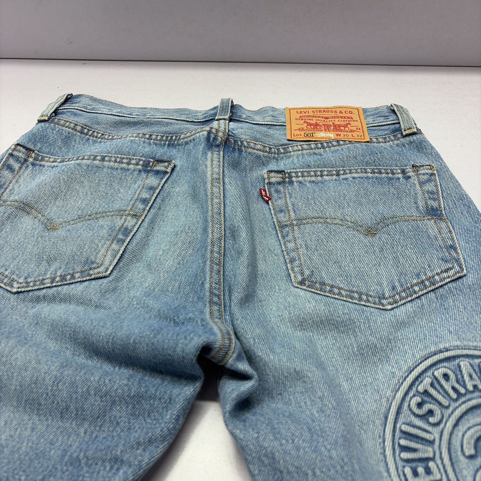 Levi's × Stussy Stussy x Levi's Embossed Logo Denim Jeans Size 30 Size US 30 / EU 46 - 4 Thumbnail
