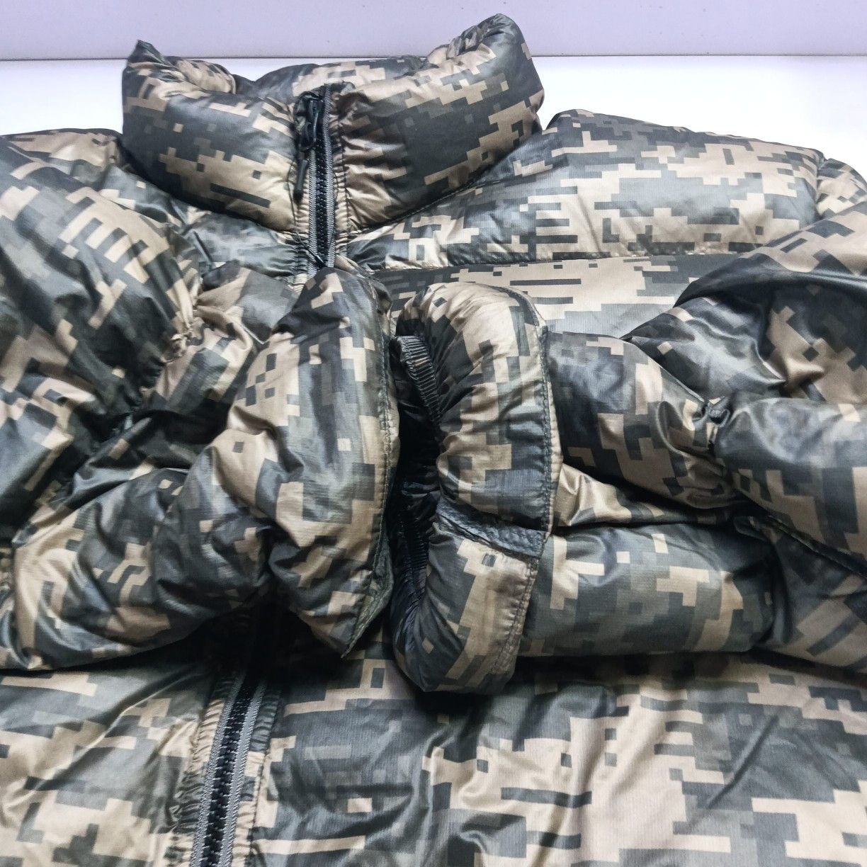 Stussy Stussy Digital Camo Down Jacket Size L Size US L / EU 52-54 / 3 - 8 Thumbnail