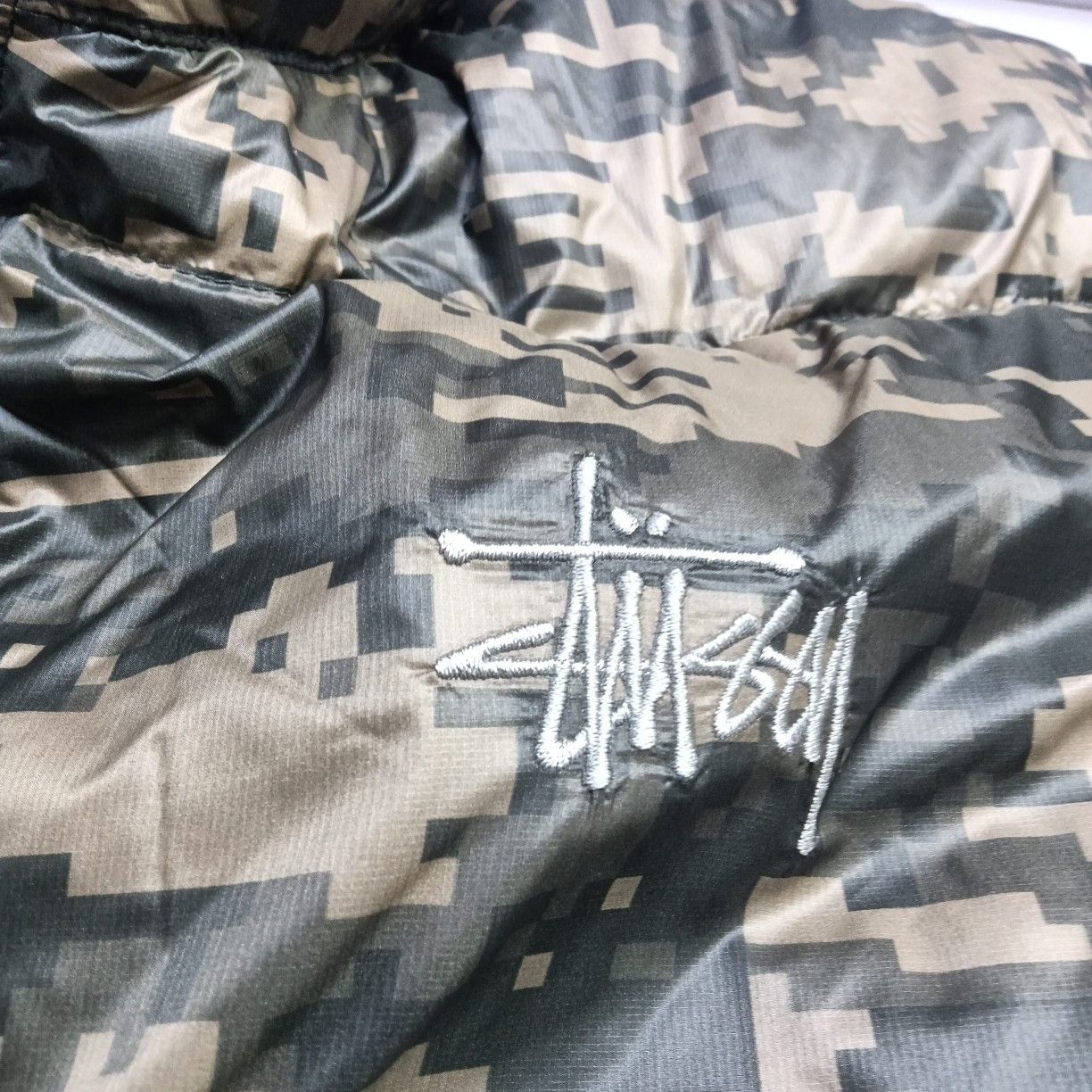 Stussy Stussy Digital Camo Down Jacket Size L Size US L / EU 52-54 / 3 - 5 Thumbnail