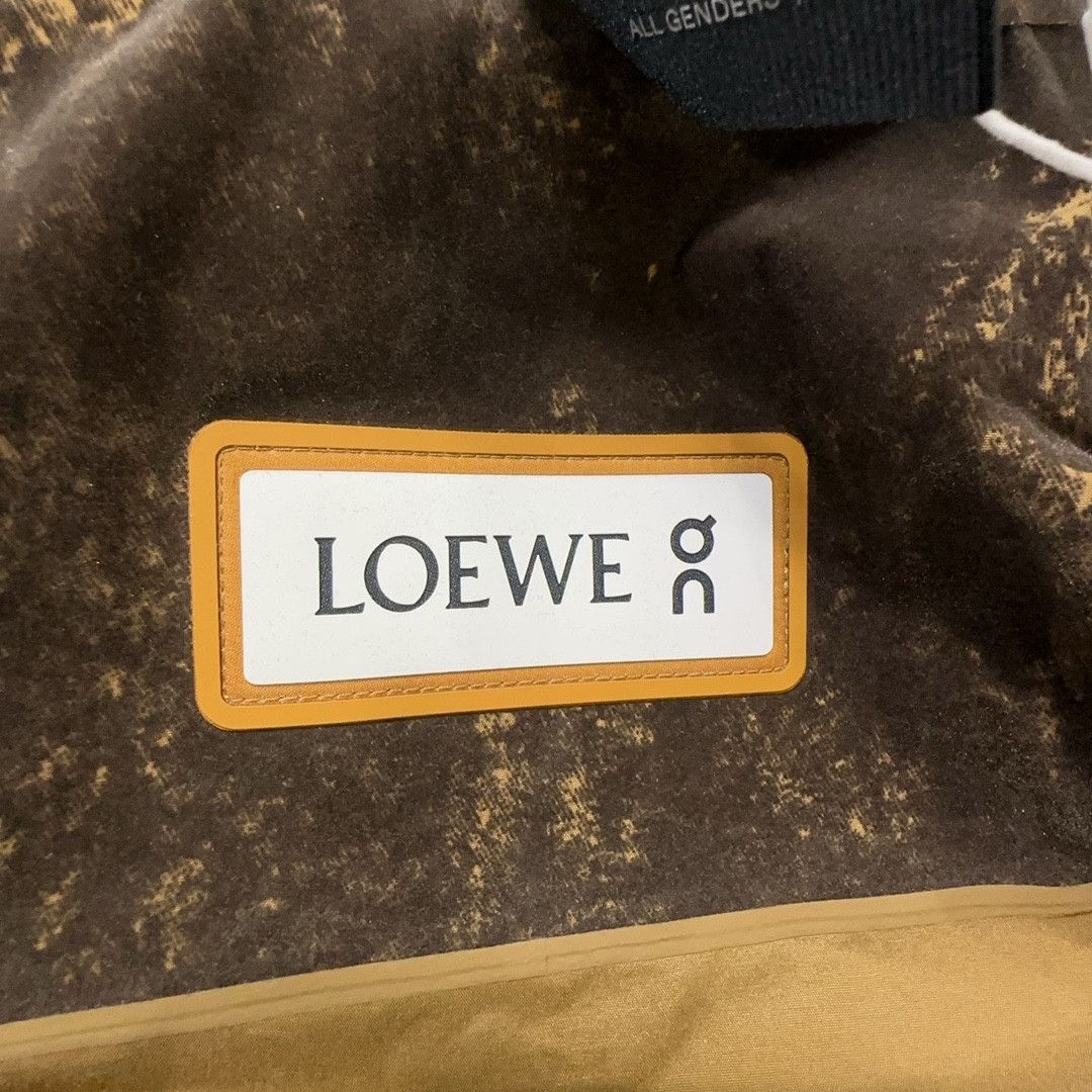 Loewe × On Loewe x On Reflective Hooded Jacket Size XL Size US XL / EU 56 / 4 - 3 Thumbnail