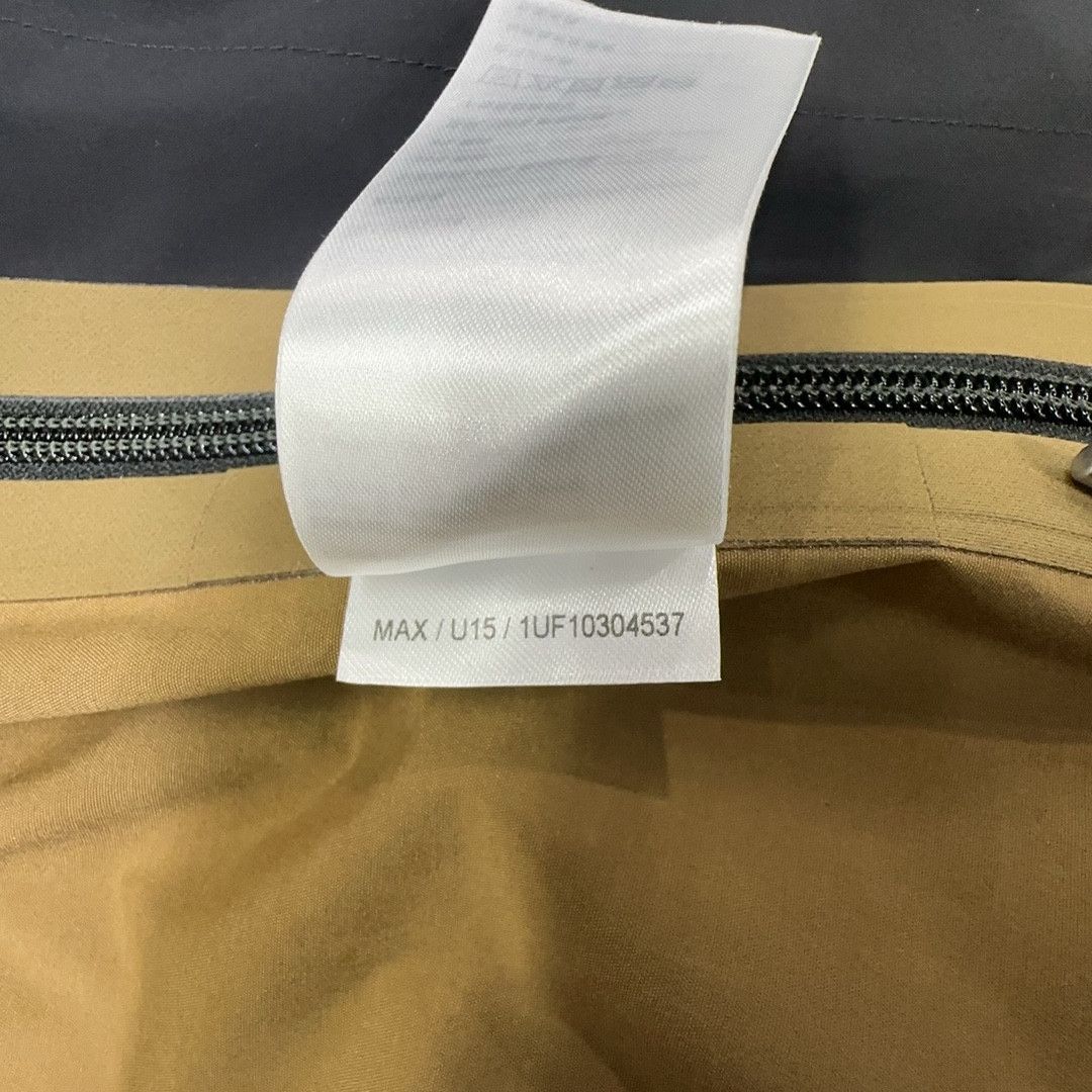 Loewe × On Loewe x On Reflective Hooded Jacket Size XL Size US XL / EU 56 / 4 - 6 Thumbnail