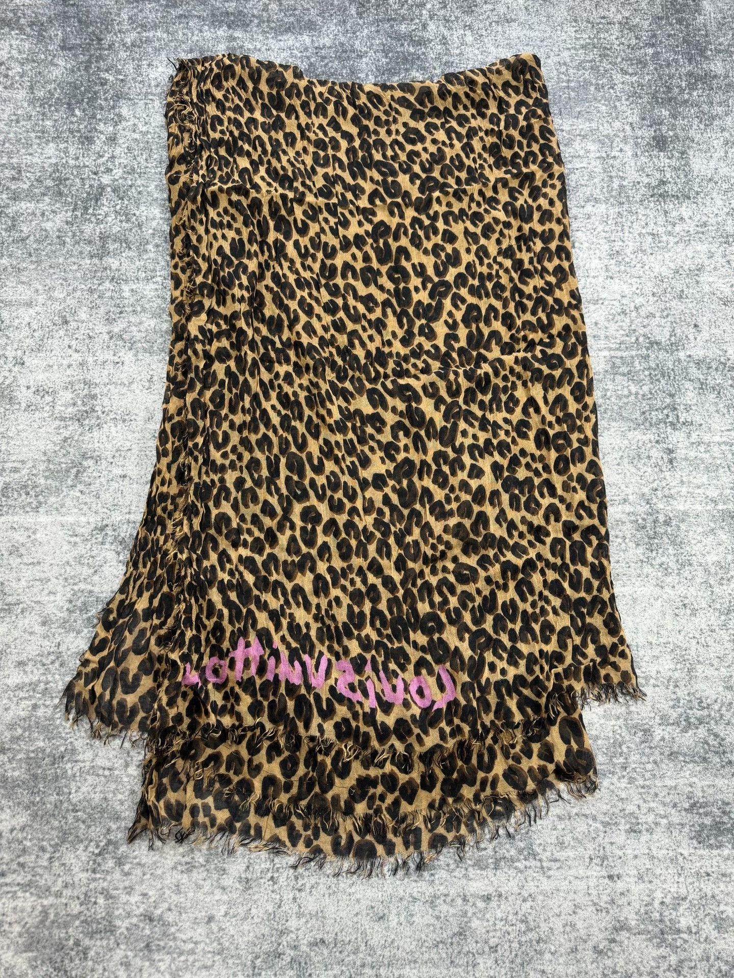 Louis Vuitton Louis Vuitton Leopard Print Oversized Shawl Scarf Size ONE SIZE - 2 Thumbnail