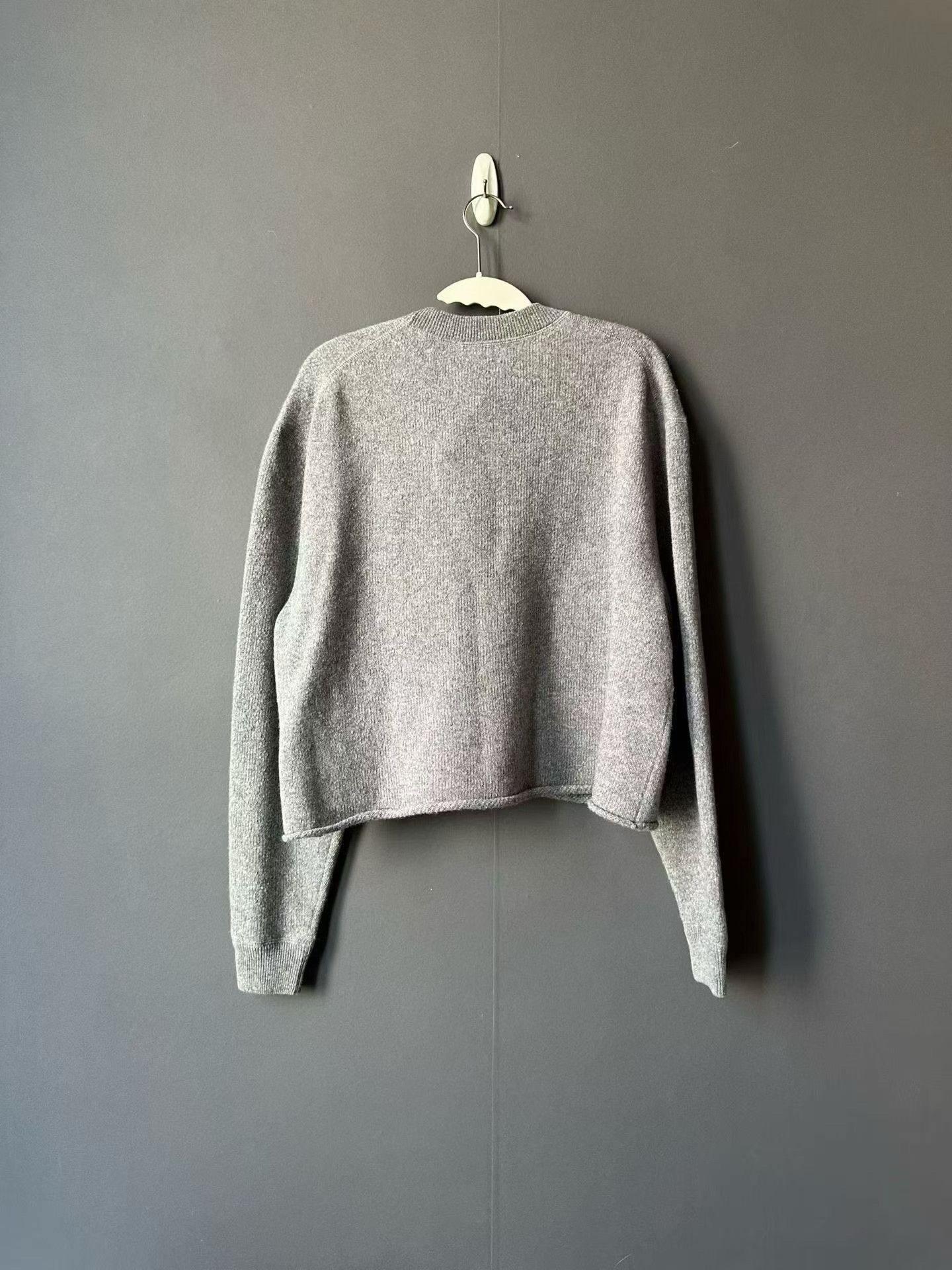 Miu Miu Miu Miu Gray Cashmere Embroidered Sweater Size XS / US 0-2 / IT 36-38 - 2 Thumbnail