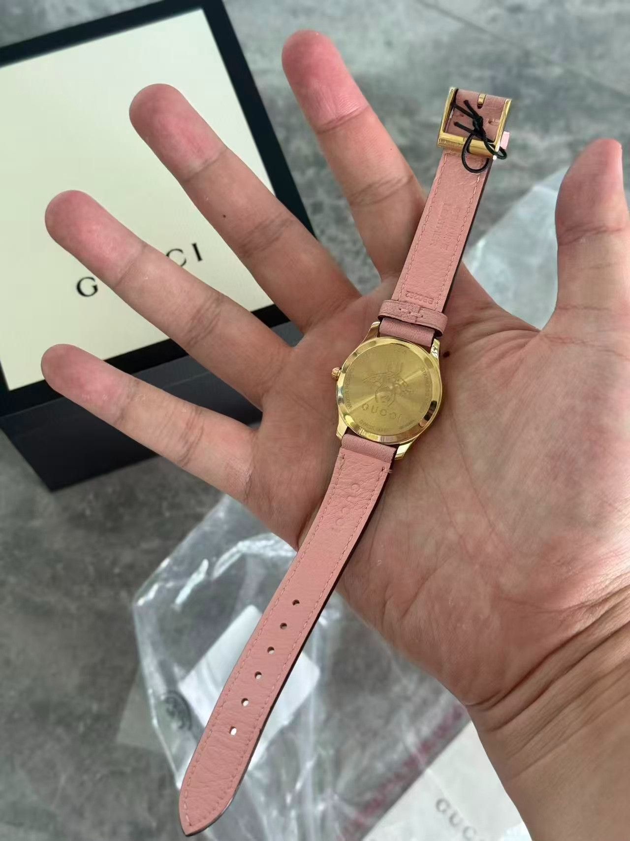 Gucci Gucci Pink Bee Quartz Watch Size ONE SIZE - 2 Thumbnail