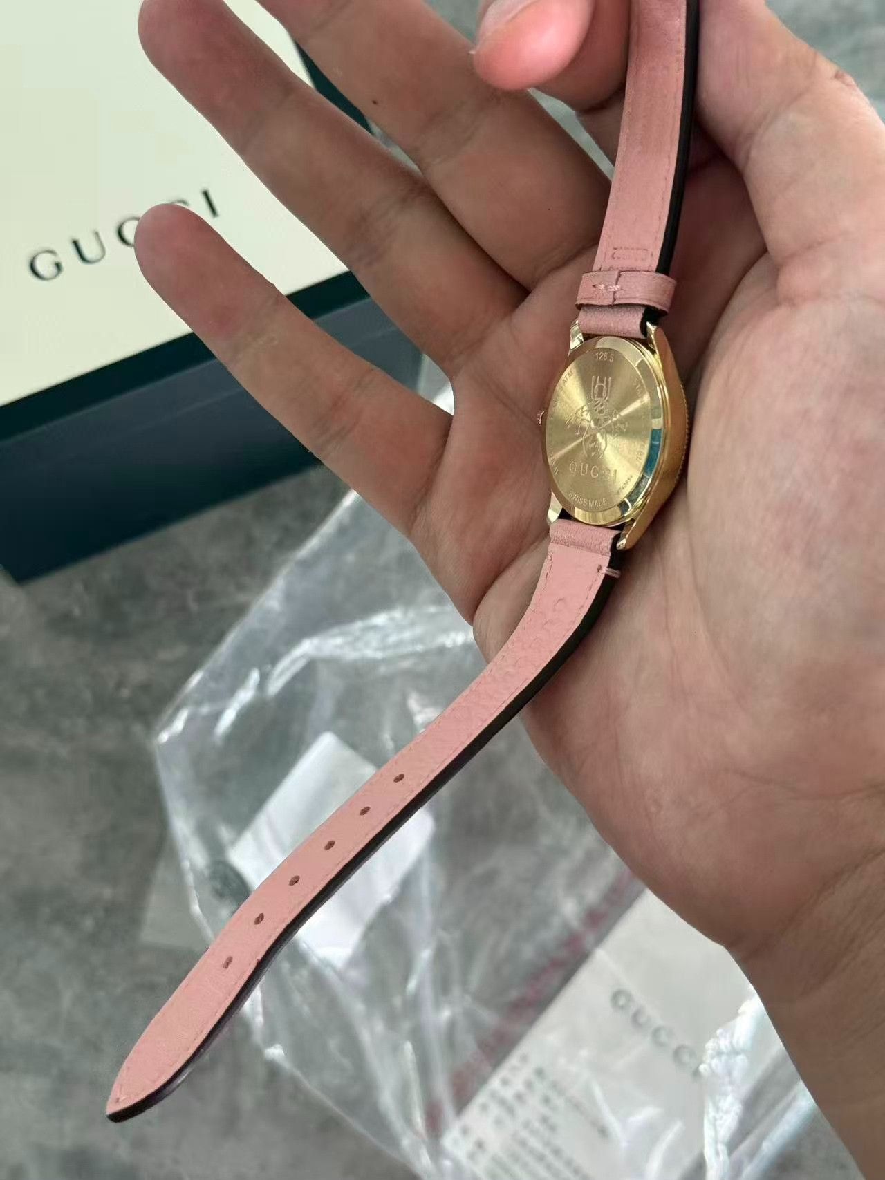 Gucci Gucci Pink Bee Quartz Watch Size ONE SIZE - 4 Thumbnail
