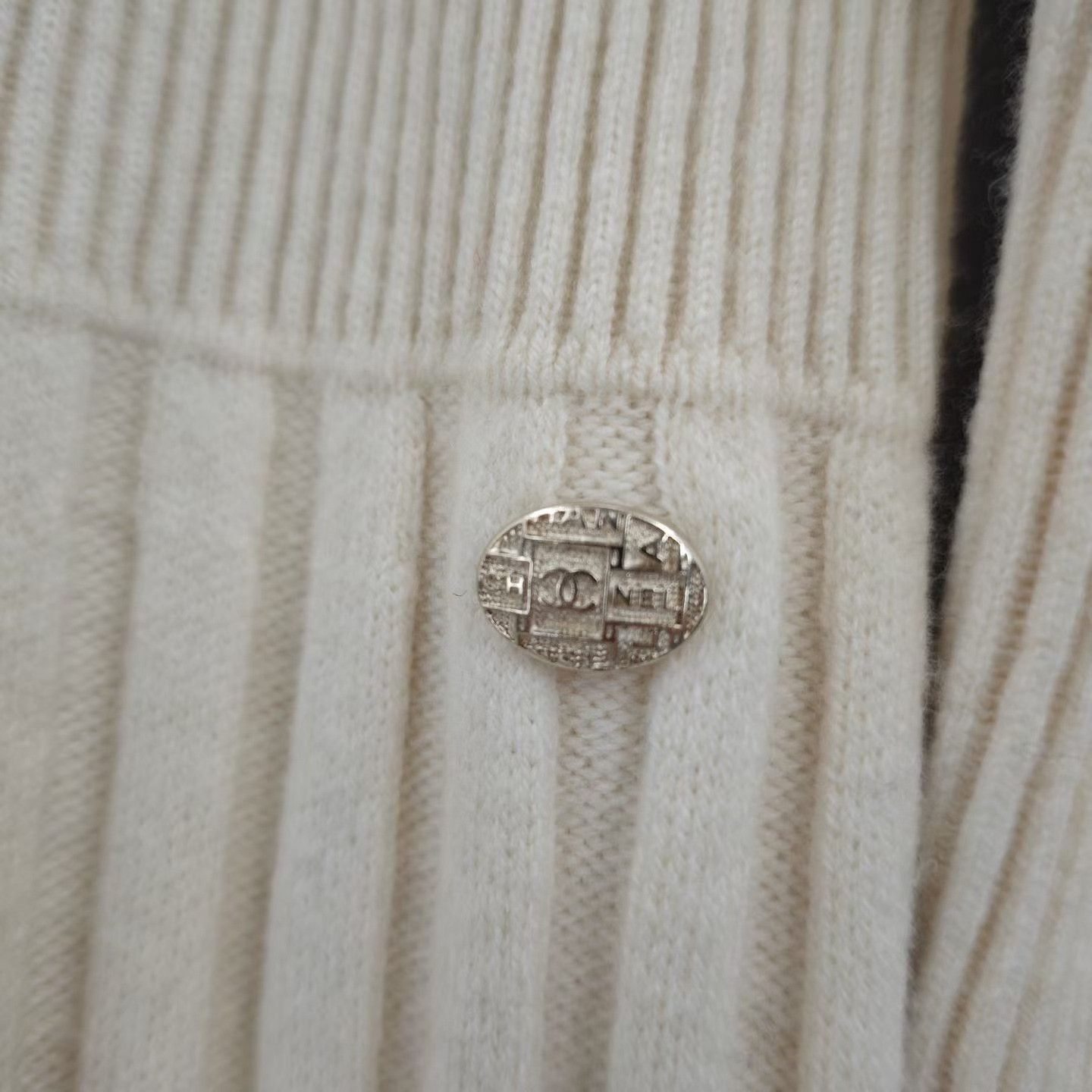 Chanel Chanel Beige Wool Mermaid Dress with Glass Buttons Size XS / US 0-2 / IT 36-38 - 3 Thumbnail