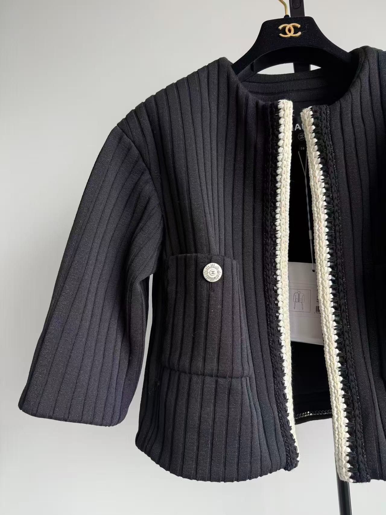 Chanel Chanel 22C Black Vertical Stripe Jacket Size S / US 4 / IT 40 - 2 Thumbnail