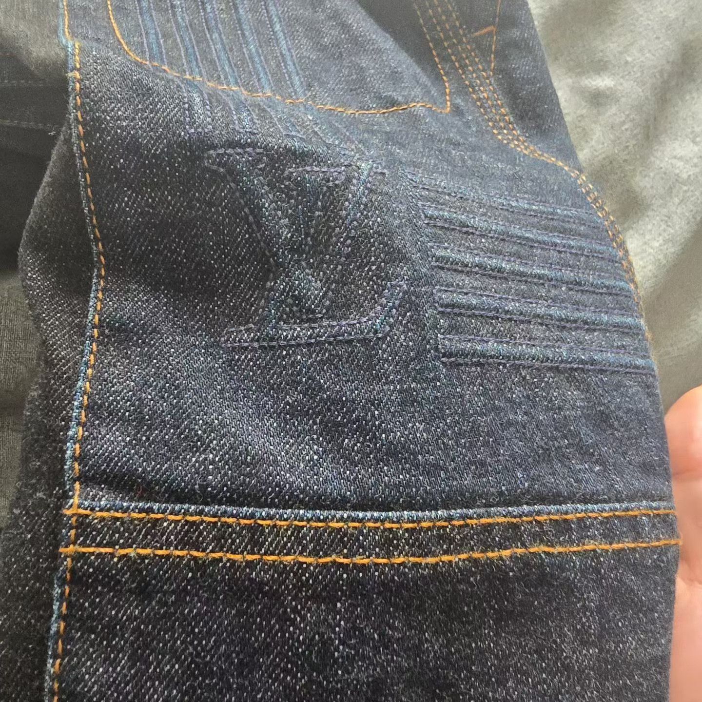 Louis Vuitton Louis Vuitton Butterfly Strap Denim Pants Size 32" / US 10 / IT 46 - 7 Thumbnail