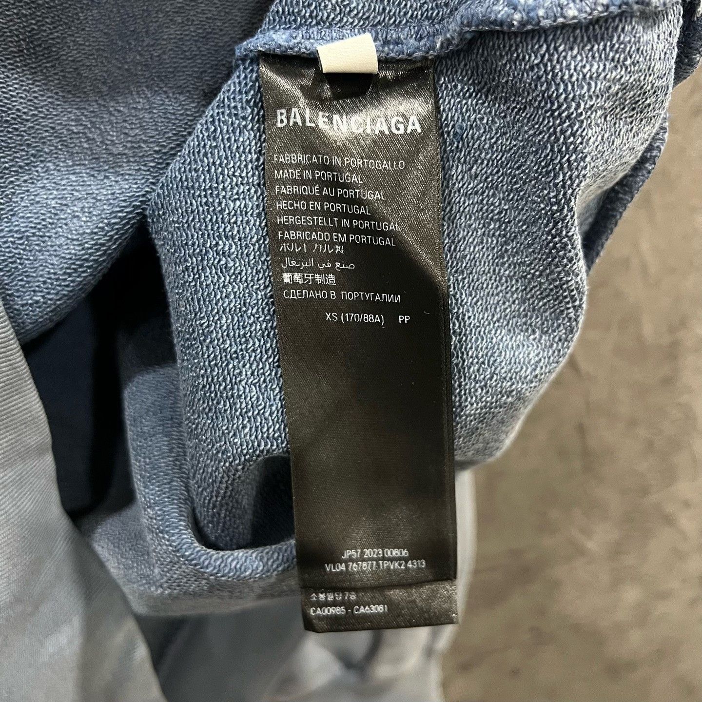 Balenciaga Balenciaga Embroidered Letter Hoodie Size M / US 6-8 / IT 42-44 - 4 Thumbnail