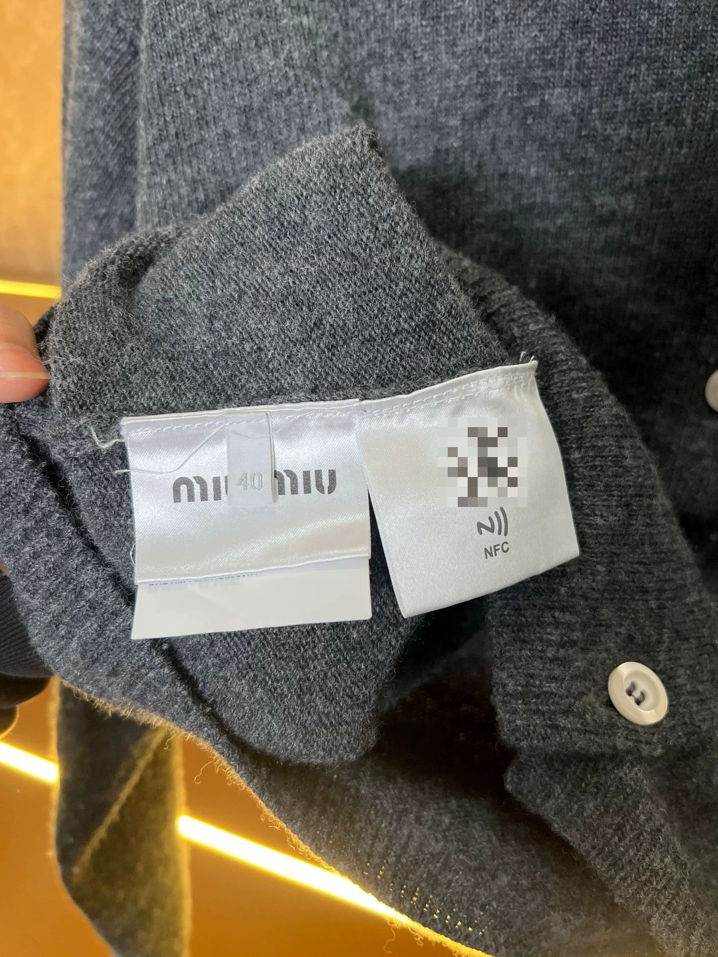 Miu Miu Miu Miu Back Slogan Cashmere Cardigan Size S / US 4 / IT 40 - 4 Thumbnail