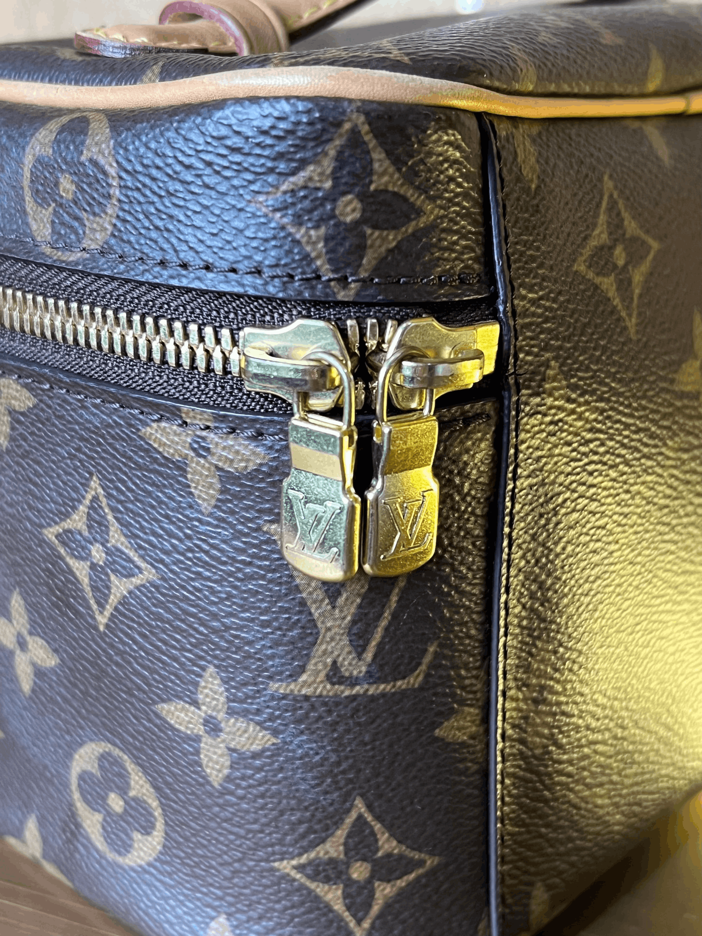 Louis Vuitton LV Cosmetic Bag Chip Version Size ONE SIZE - 6 Thumbnail