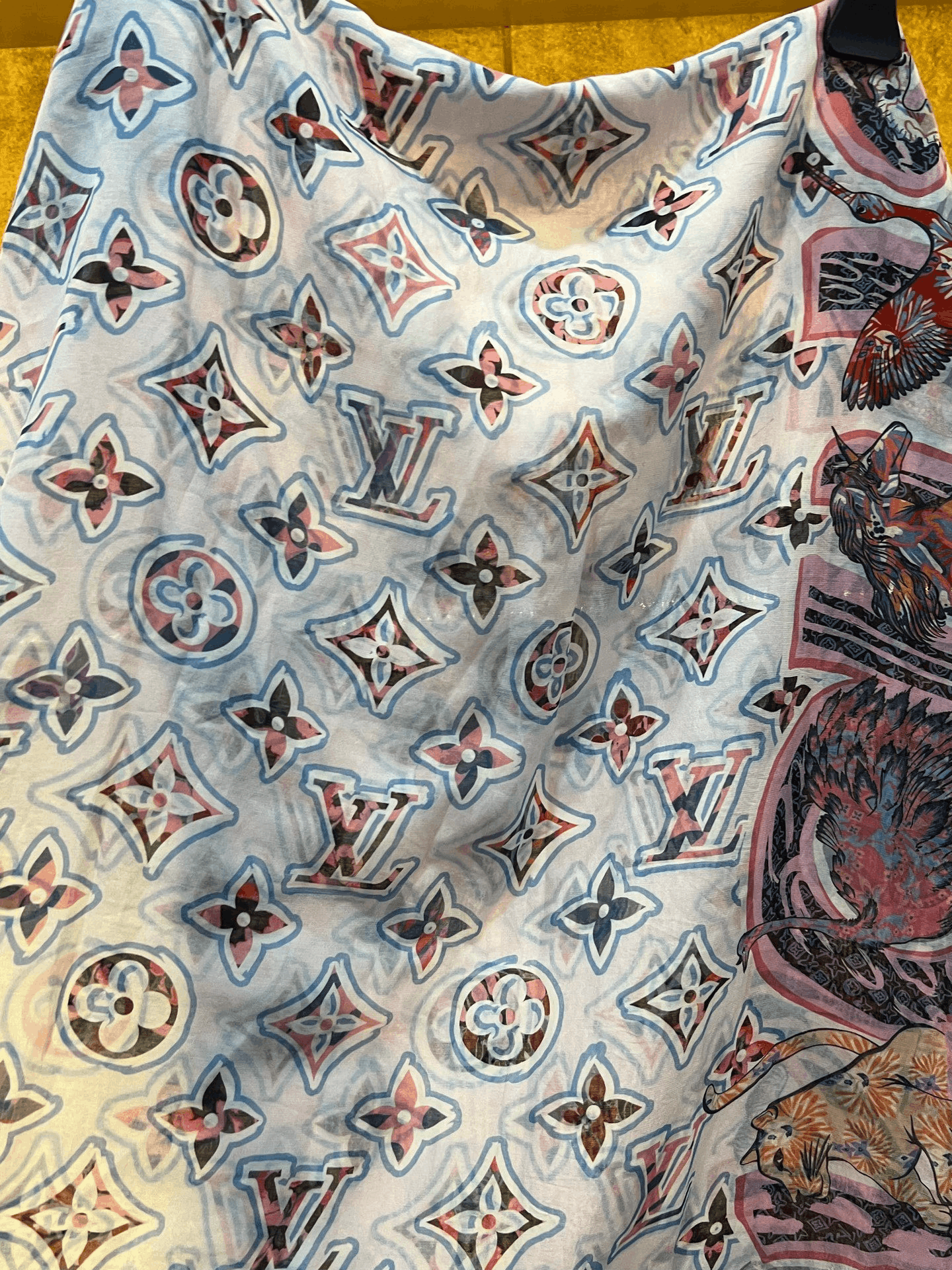 Louis Vuitton LV Silk Scarf Shawl Size ONE SIZE - 3 Thumbnail