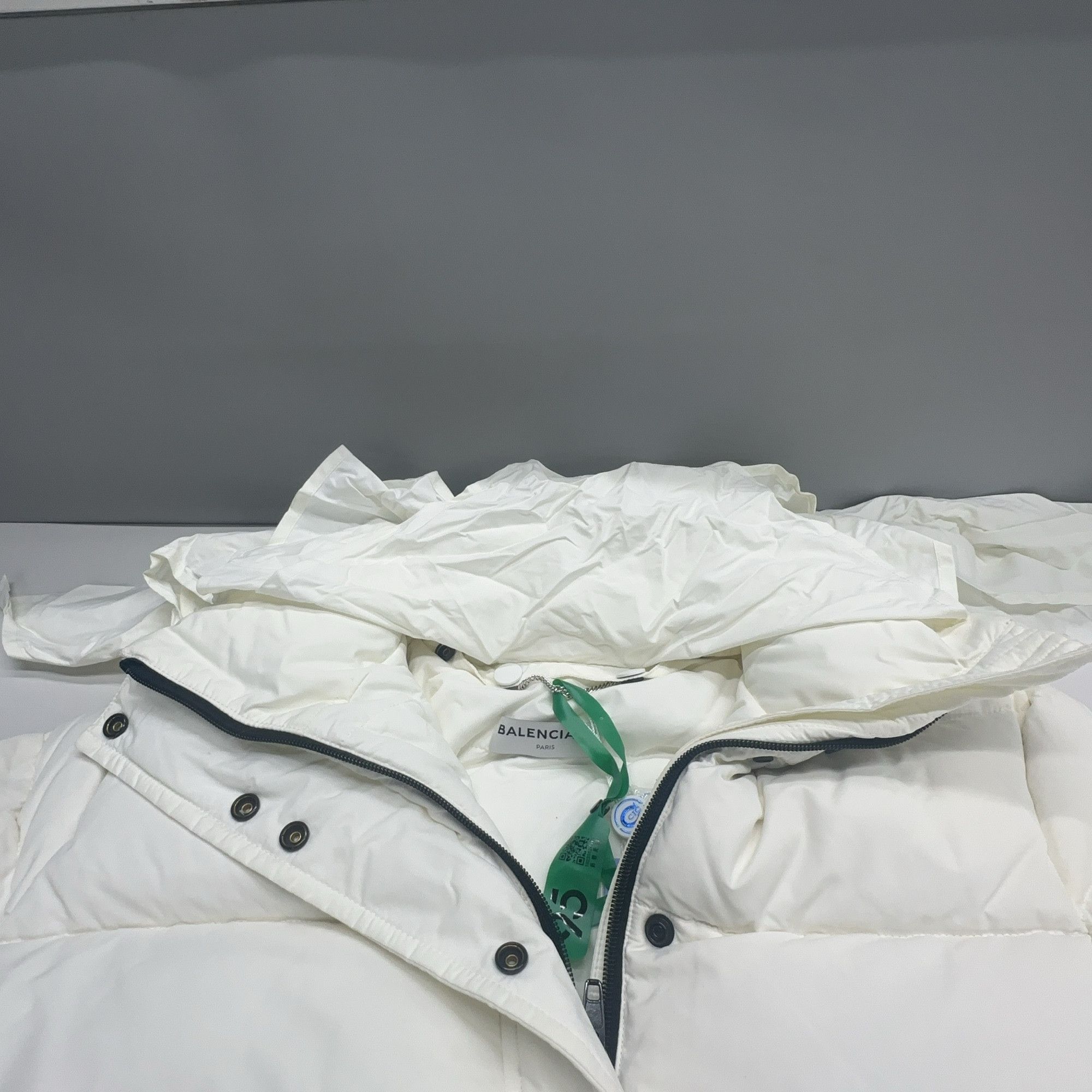 Balenciaga Balenciaga White Puffer Coat Size 36 Size XS / US 0-2 / IT 36-38 - 6 Thumbnail