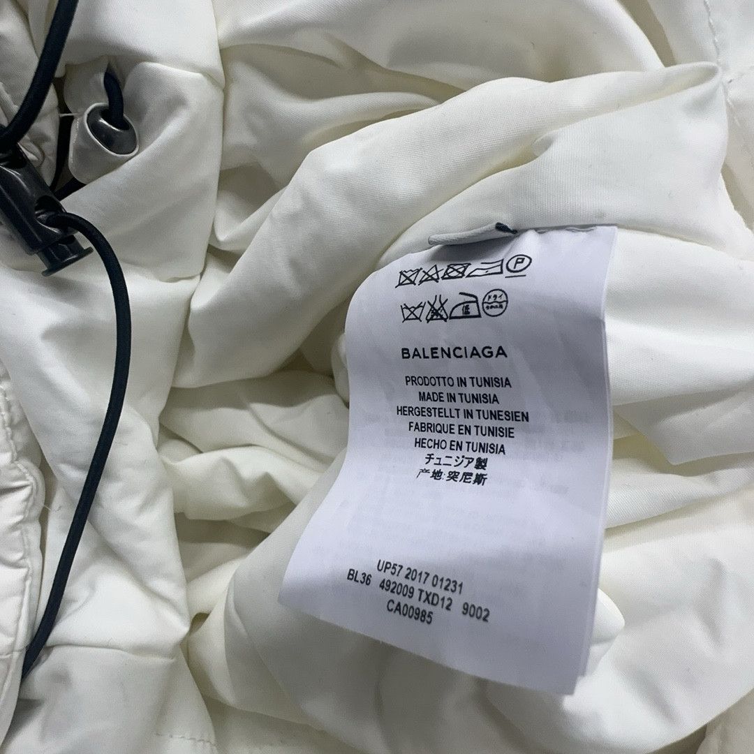 Balenciaga Balenciaga White Puffer Coat Size 36 Size XS / US 0-2 / IT 36-38 - 3 Thumbnail