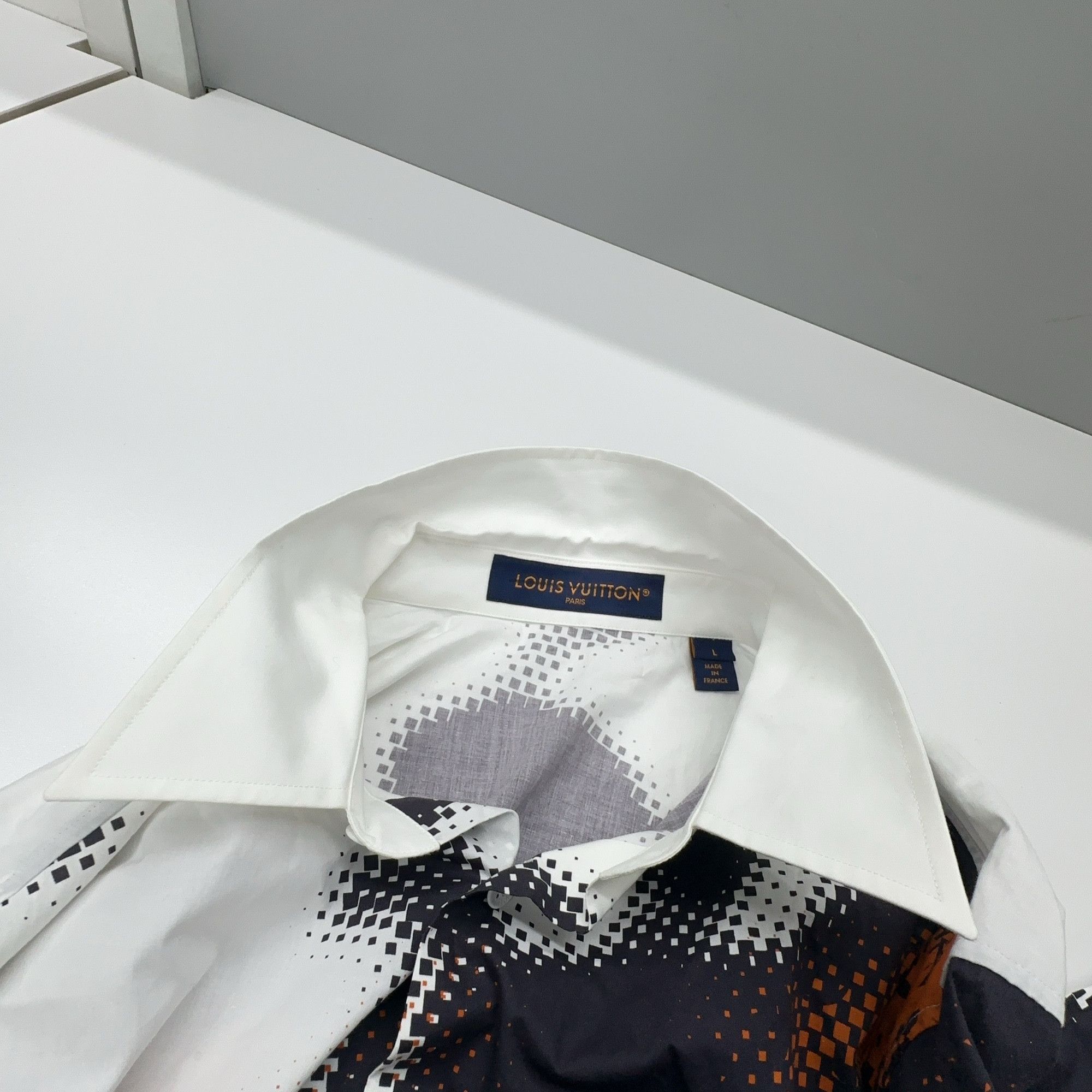 Louis Vuitton Louis Vuitton Monogram Pixel Long Sleeve Shirt L Size US L / EU 52-54 / 3 - 6 Thumbnail