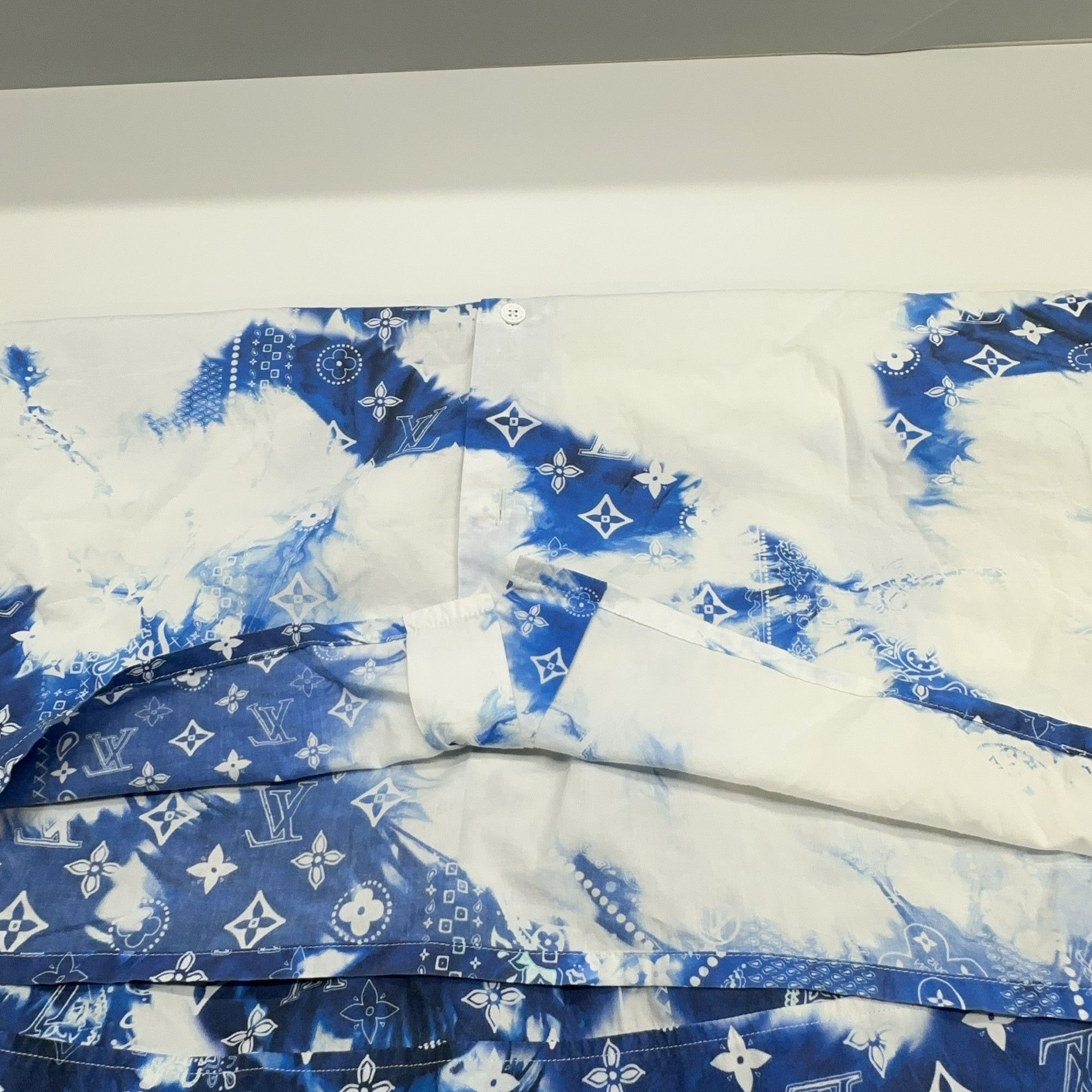 Louis Vuitton Louis Vuitton Bandana Logo Shirt XS Size US XS / EU 42 / 0 - 8 Thumbnail