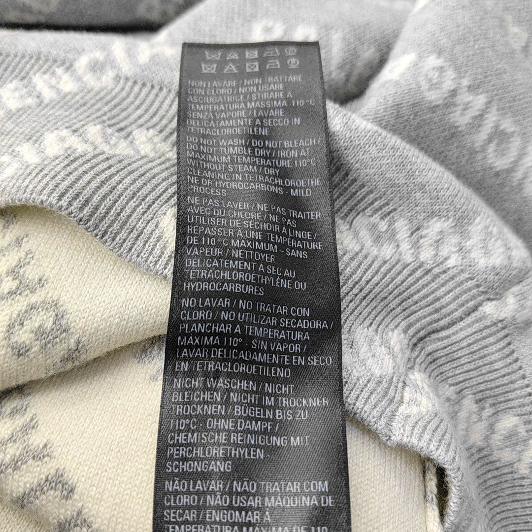 Balenciaga Balenciaga All-Over Logo Sweater Size S Size US S / EU 44-46 / 1 - 4 Thumbnail