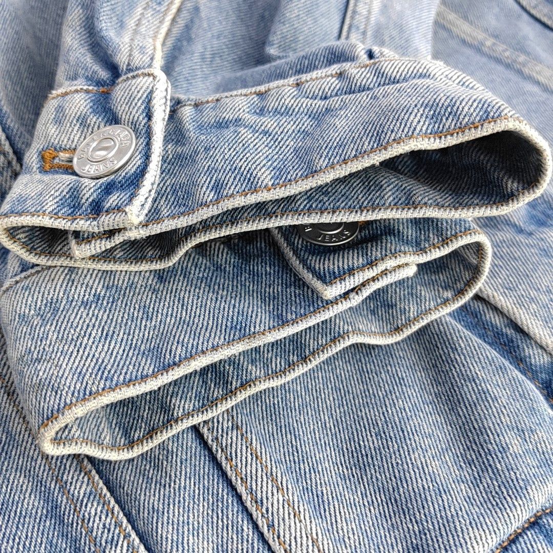 Balenciaga Balenciaga Multilingual Logo Denim Jacket Size 46 Size US S / EU 44-46 / 1 - 7 Thumbnail