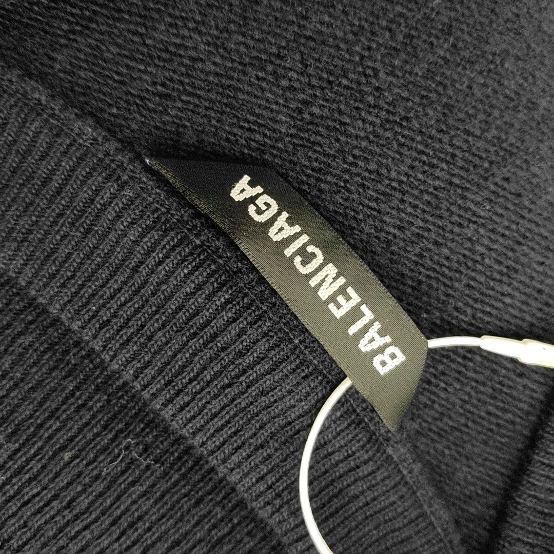 Balenciaga Balenciaga Wool V-Neck Sweater XS Size XS / US 0-2 / IT 36-38 - 5 Thumbnail