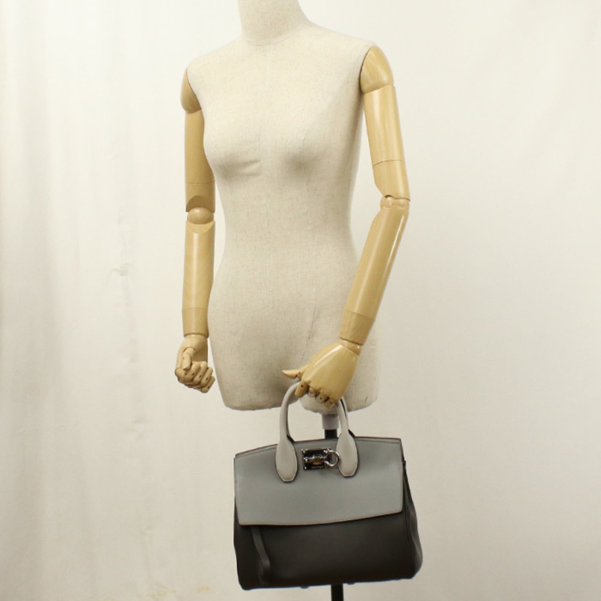 Salvatore Ferragamo Salvatore Ferragamo FERRAGAMO Ferragamo Handbag 21 H159 2WAY Gancini Women's Gray Size ONE SIZE - 10 Thumbnail