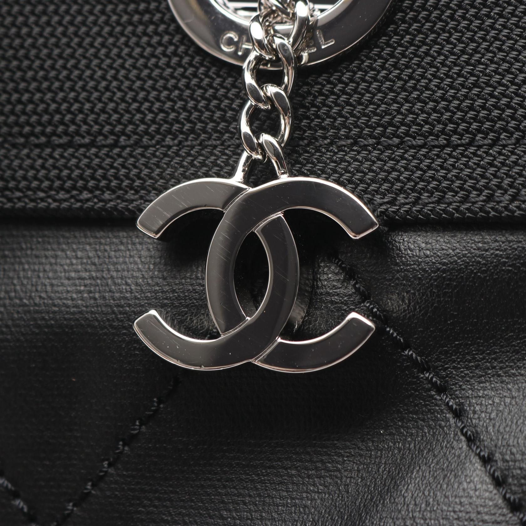 Chanel Chanel CHANEL Paris Biarritz PVC Coated Canvas Leather Tote Bag Plastic / Synthetic Tote Bag A34208 DUTY FREE for USA Size ONE SIZE - 7 Thumbnail