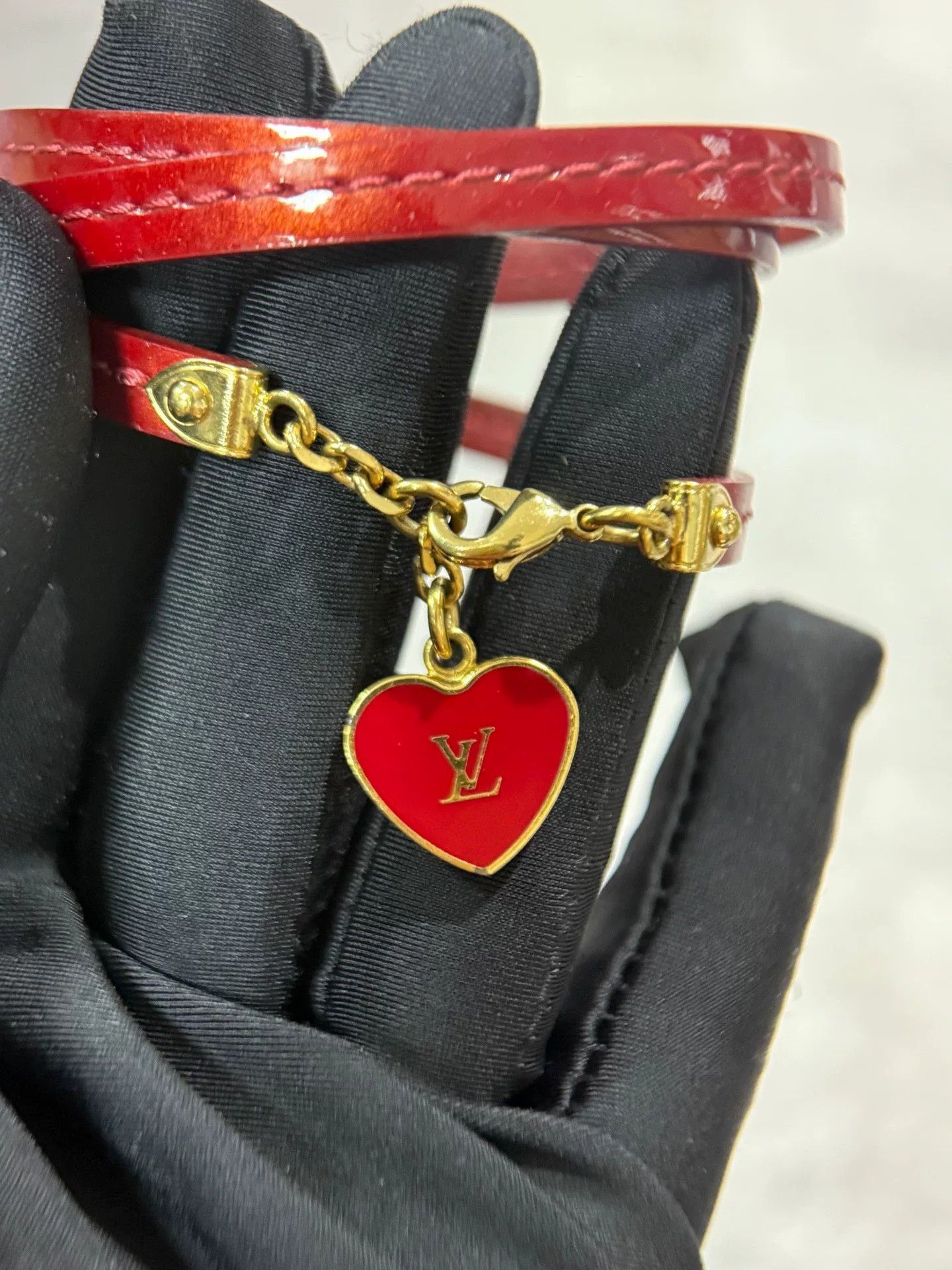 Louis Vuitton Louis Vuitton Valentine Patent Leather Bracelet Size ONE SIZE - 3 Thumbnail