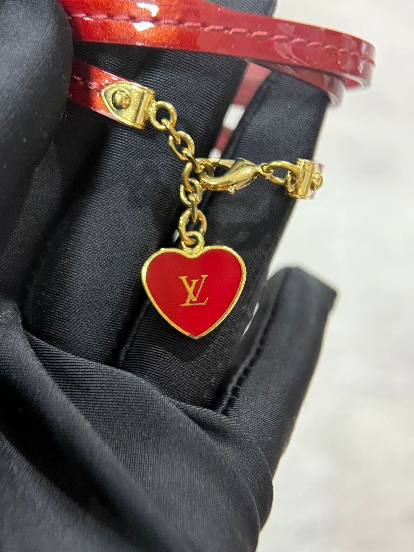 Louis Vuitton Louis Vuitton Valentine Patent Leather Bracelet Size ONE SIZE - 4 Thumbnail