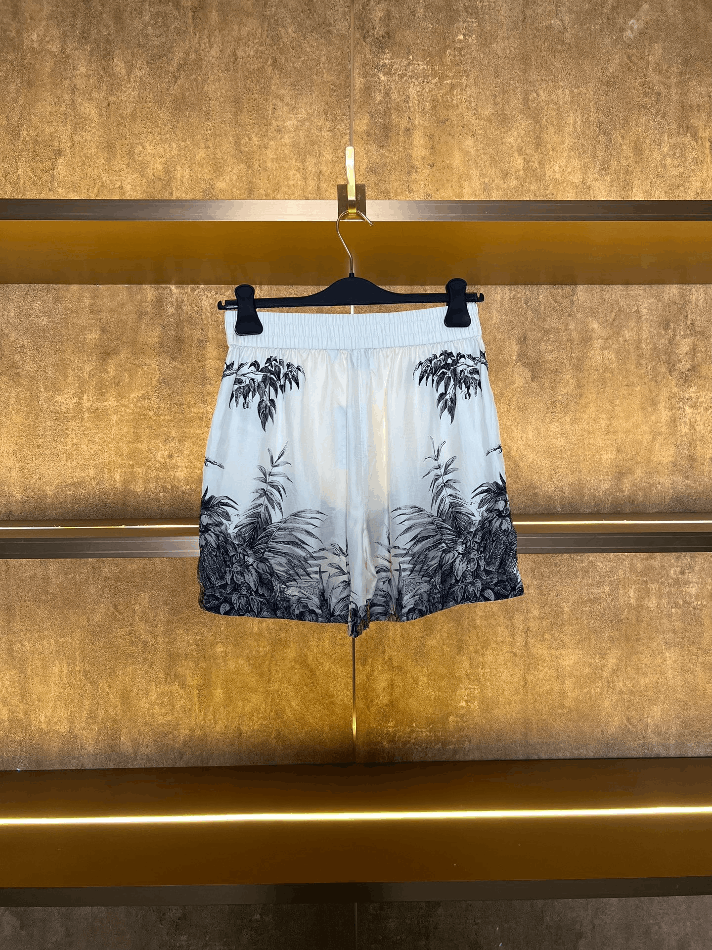 Burberry Burberry Silk Shorts Size 34" / US 12 / IT 48 - 2 Thumbnail