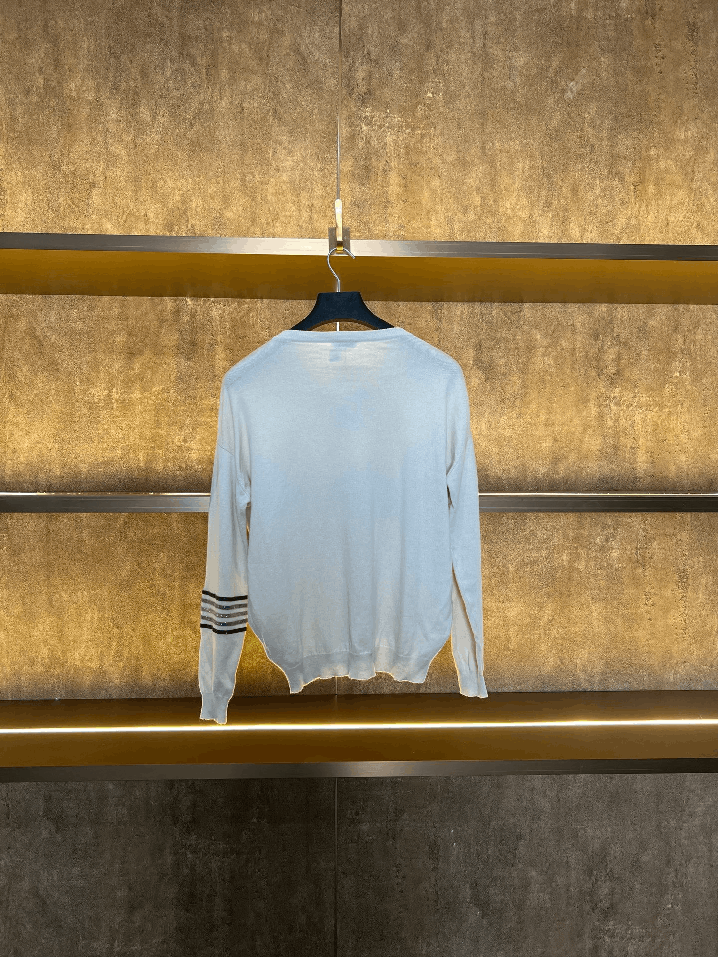 Brunello Cucinelli Brunello Cucinelli V-neck Cashmere Sweater Size XS / US 0-2 / IT 36-38 - 2 Thumbnail