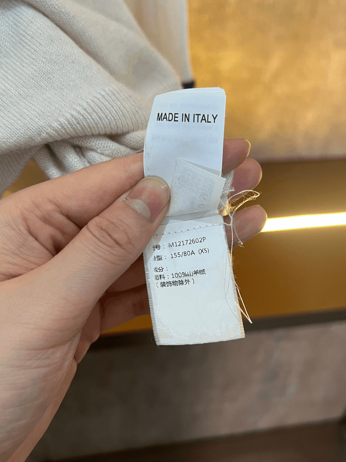 Brunello Cucinelli Brunello Cucinelli V-neck Cashmere Sweater Size XS / US 0-2 / IT 36-38 - 4 Thumbnail