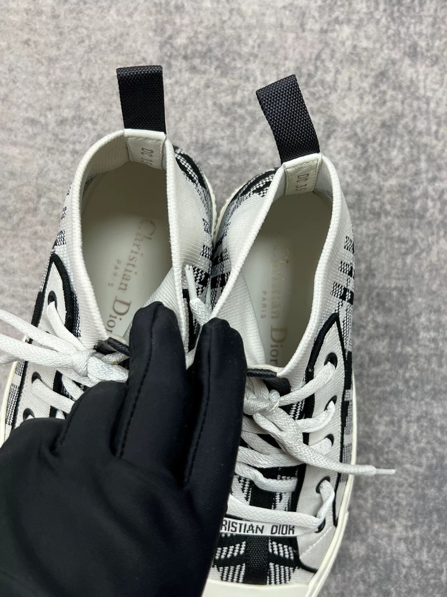 Dior Dior Plaid Sneakers Size US 4 / IT 34 - 6 Thumbnail