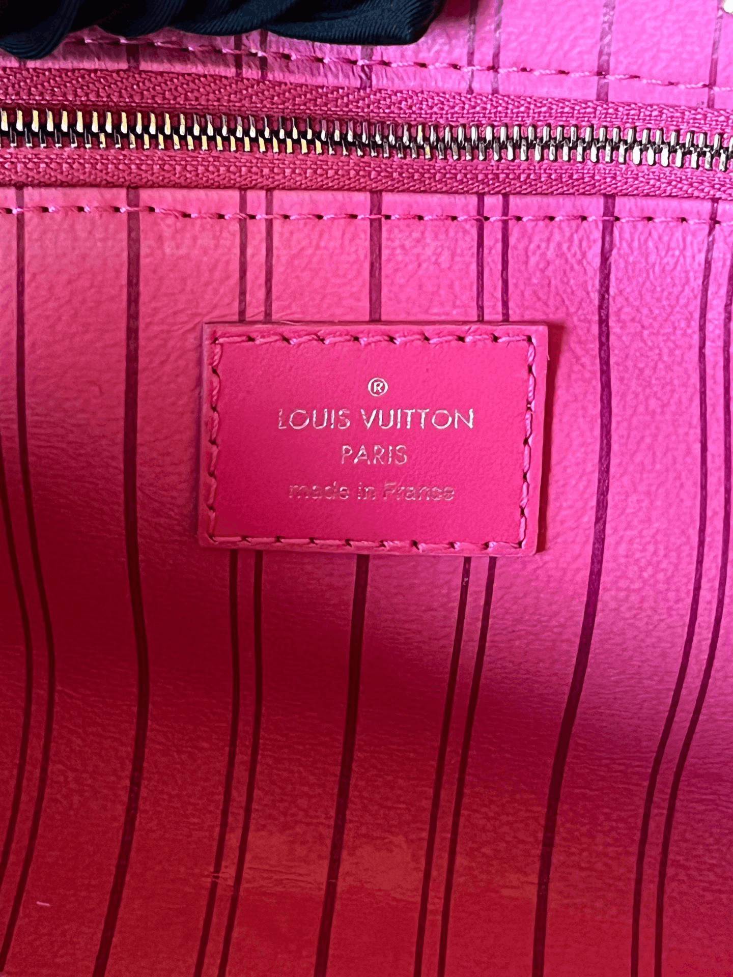 Louis Vuitton Louis Vuitton Monogram Rose Makeup Bag Size ONE SIZE - 8 Thumbnail